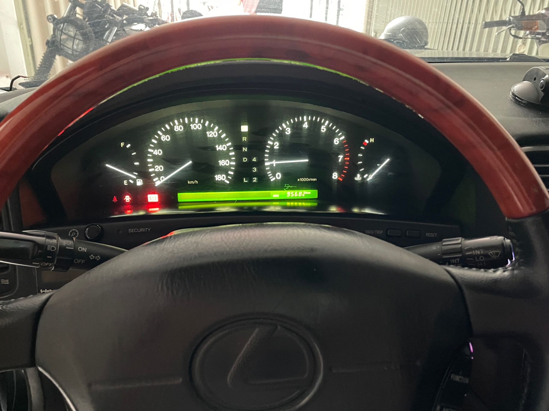 Lexus Ls 400 1998 - Nội thất 1