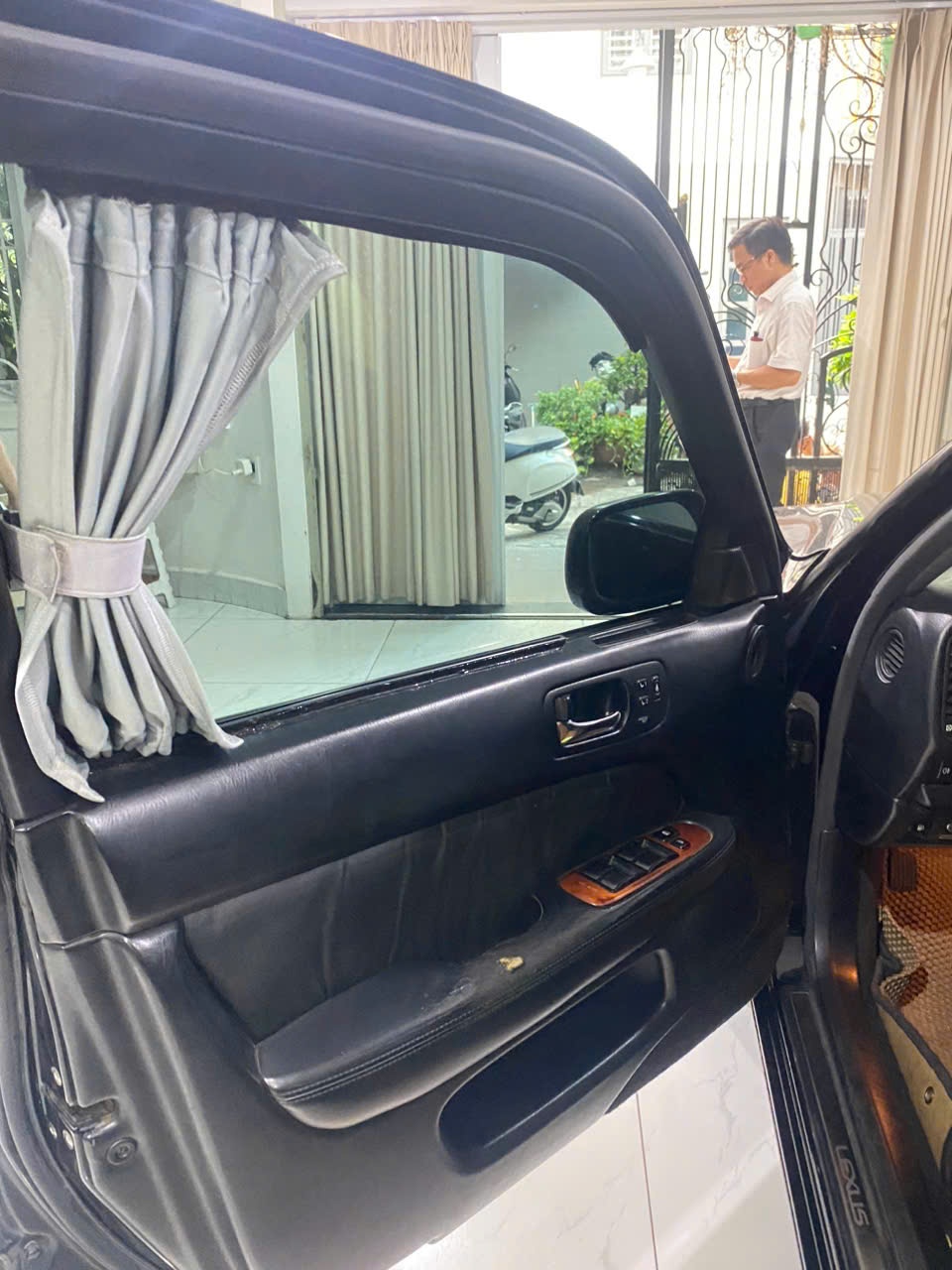 Lexus Ls 400 1998 - Nội thất 4