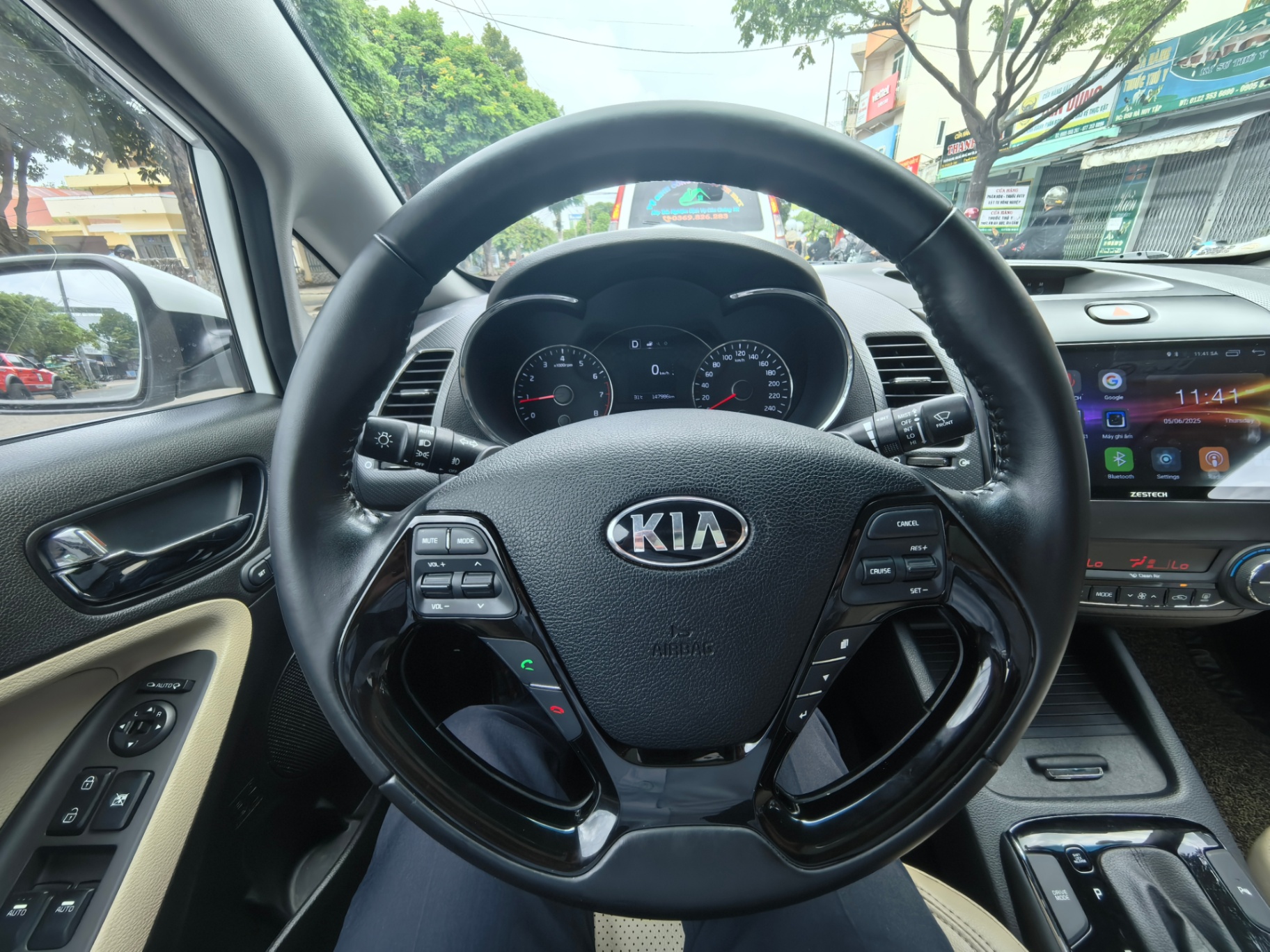 Kia Cerato 1.6 AT 2017 - Nội thất 3