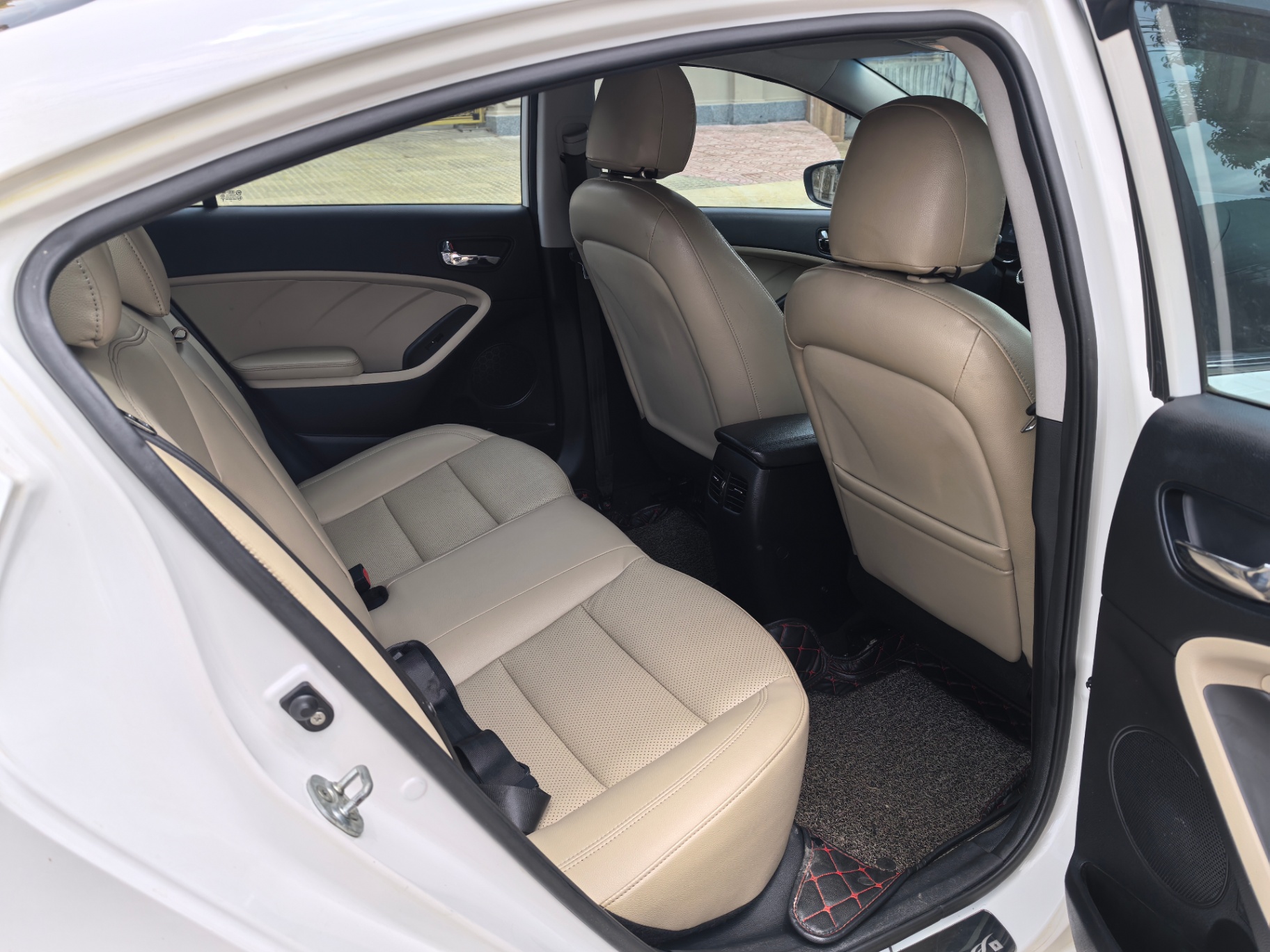 Kia Cerato 1.6 AT 2017 - Nội thất 2