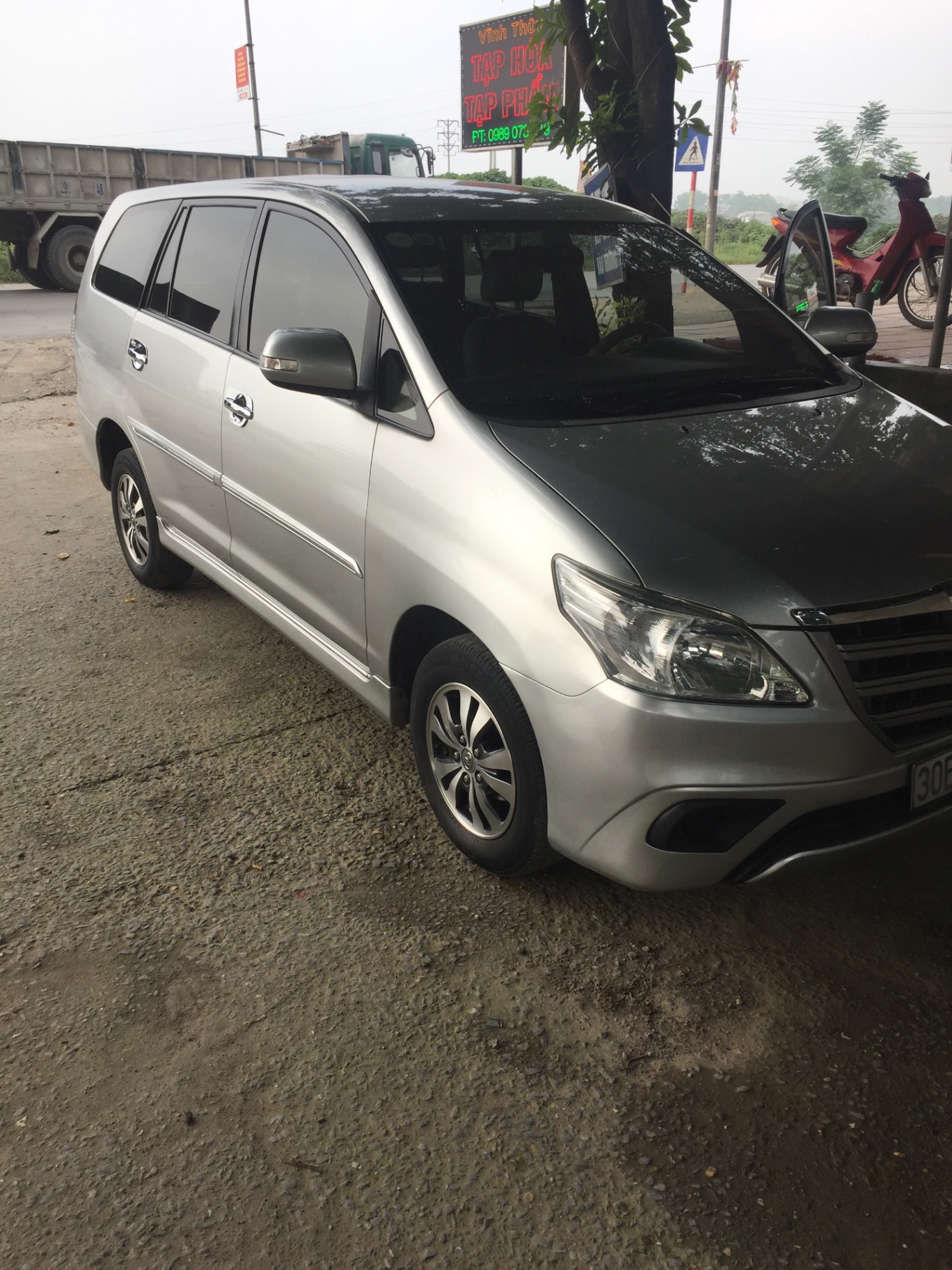 Toyota Innova 2.0E 2015 - Ngoại thất 2