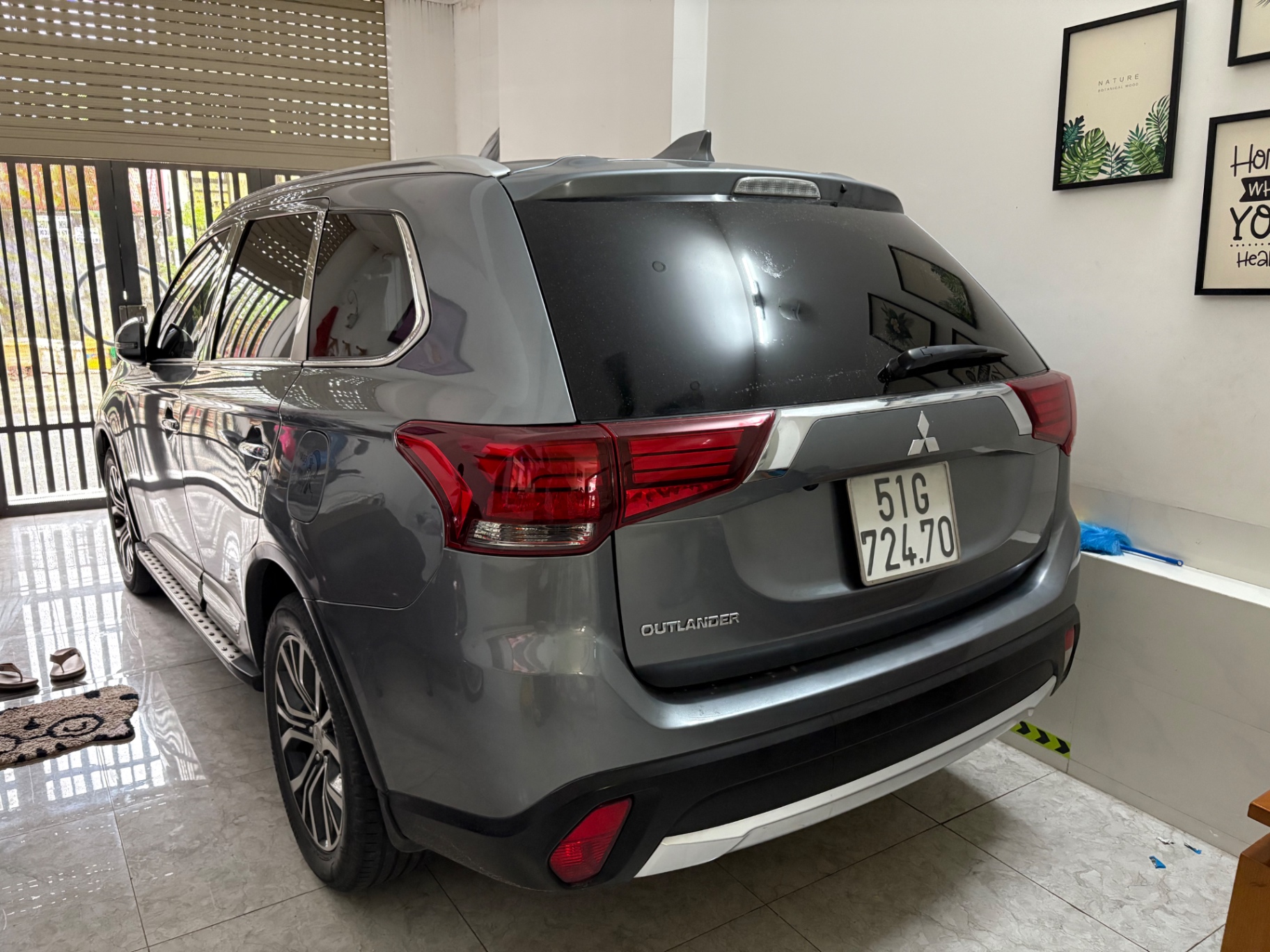 Mitsubishi Outlander 2.0 CVT Premium 2018 - Ngoại thất 2