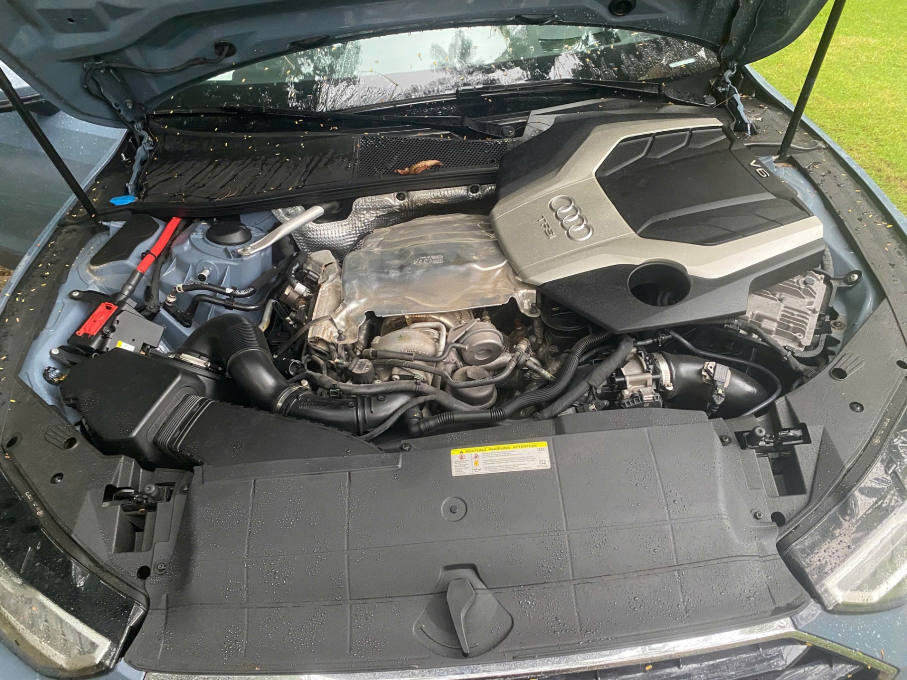 Audi A7 55 TFSI Quattro 2018 Phiên Bản Màu Duy Nhất 1 Chiếc Ở VN - Khoang động cơ 4