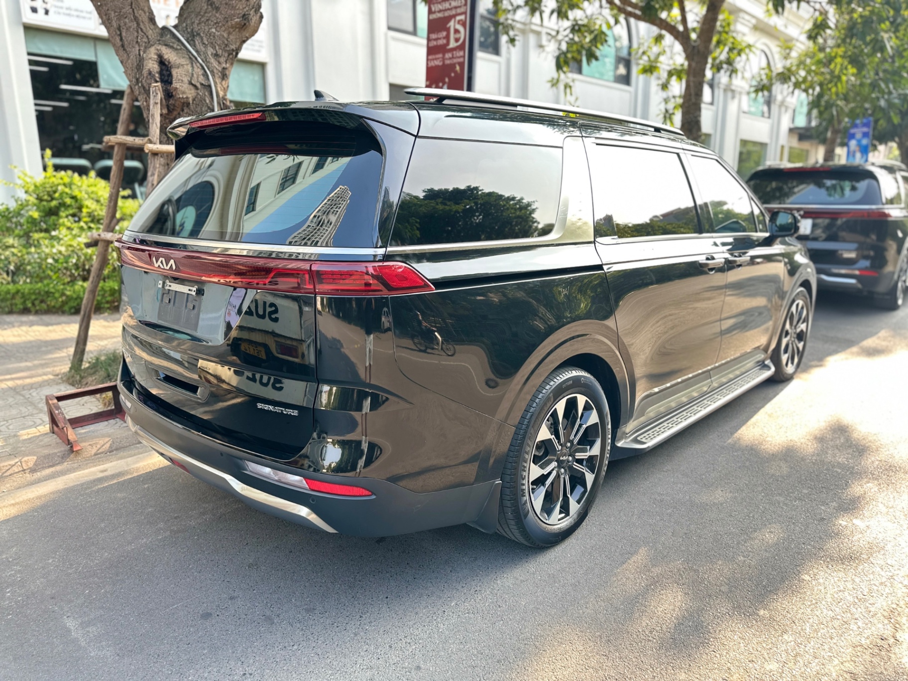 Kia Carnival Signature 2.2D 2022 - Ngoại thất 2