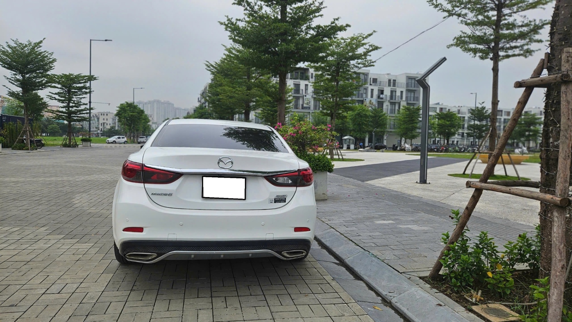 Mazda 6 2.0L Premium 2017 - Ngoại thất 1