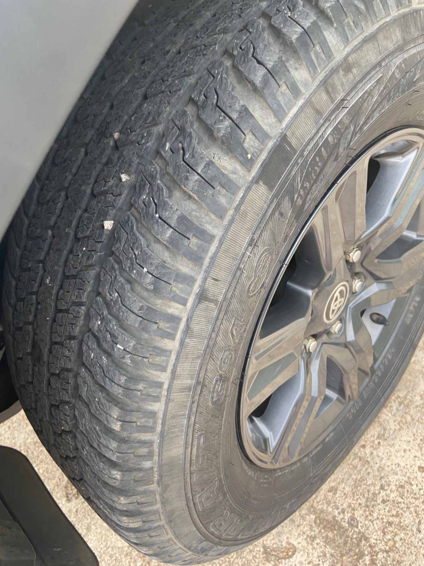 Toyota Hilux 2.4L 4x2 AT 2021 - Ngoại thất 3
