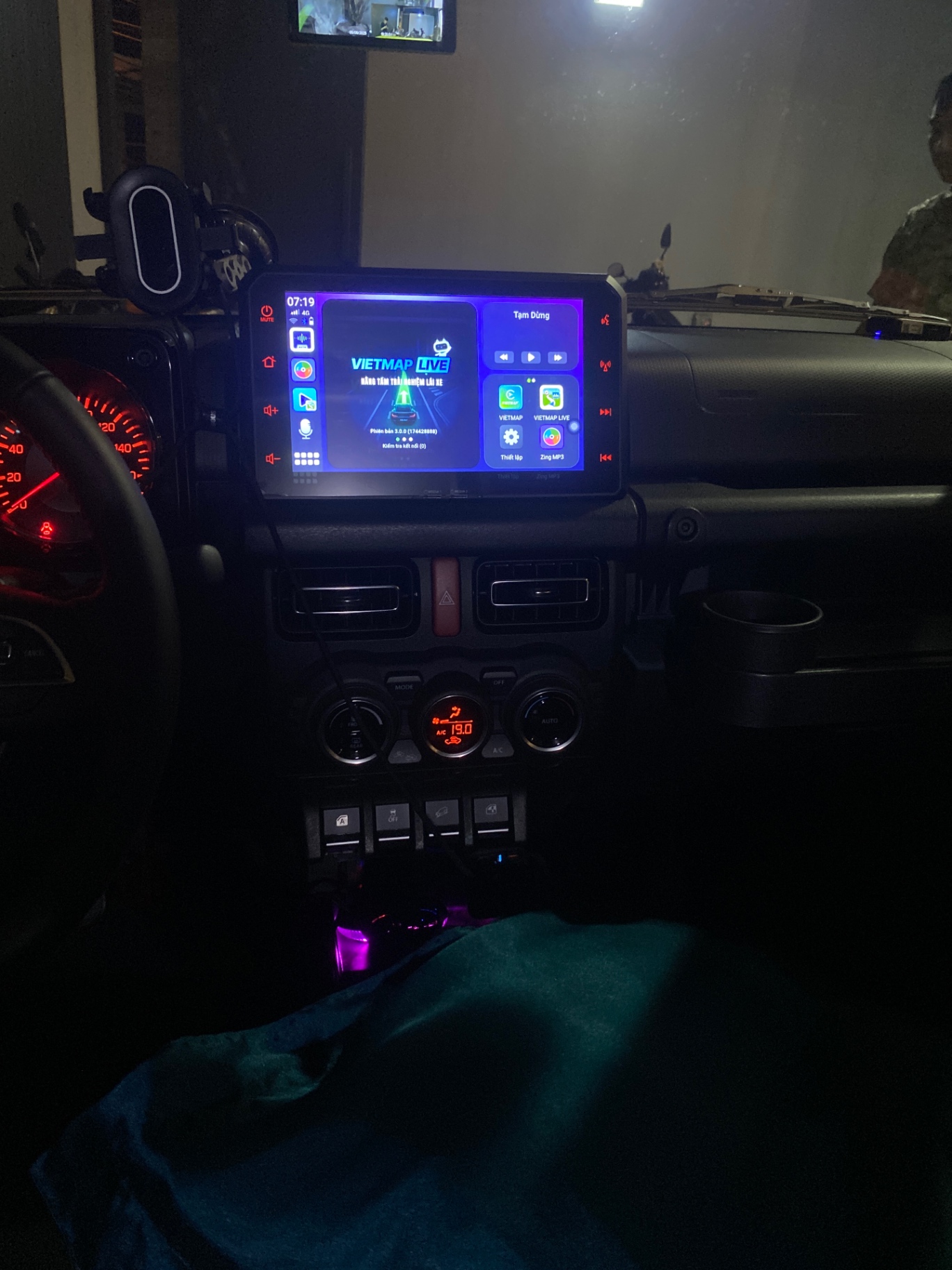 Suzuki Jimny 1.5L 4x4 AT 2024 - Nội thất 4