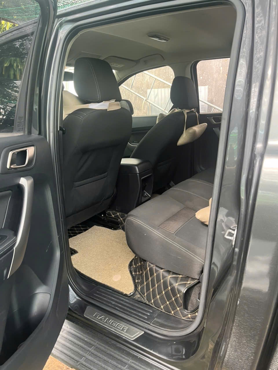Ford Ranger XLT 2.2L 4x4 MT 2019 - Nội thất 3