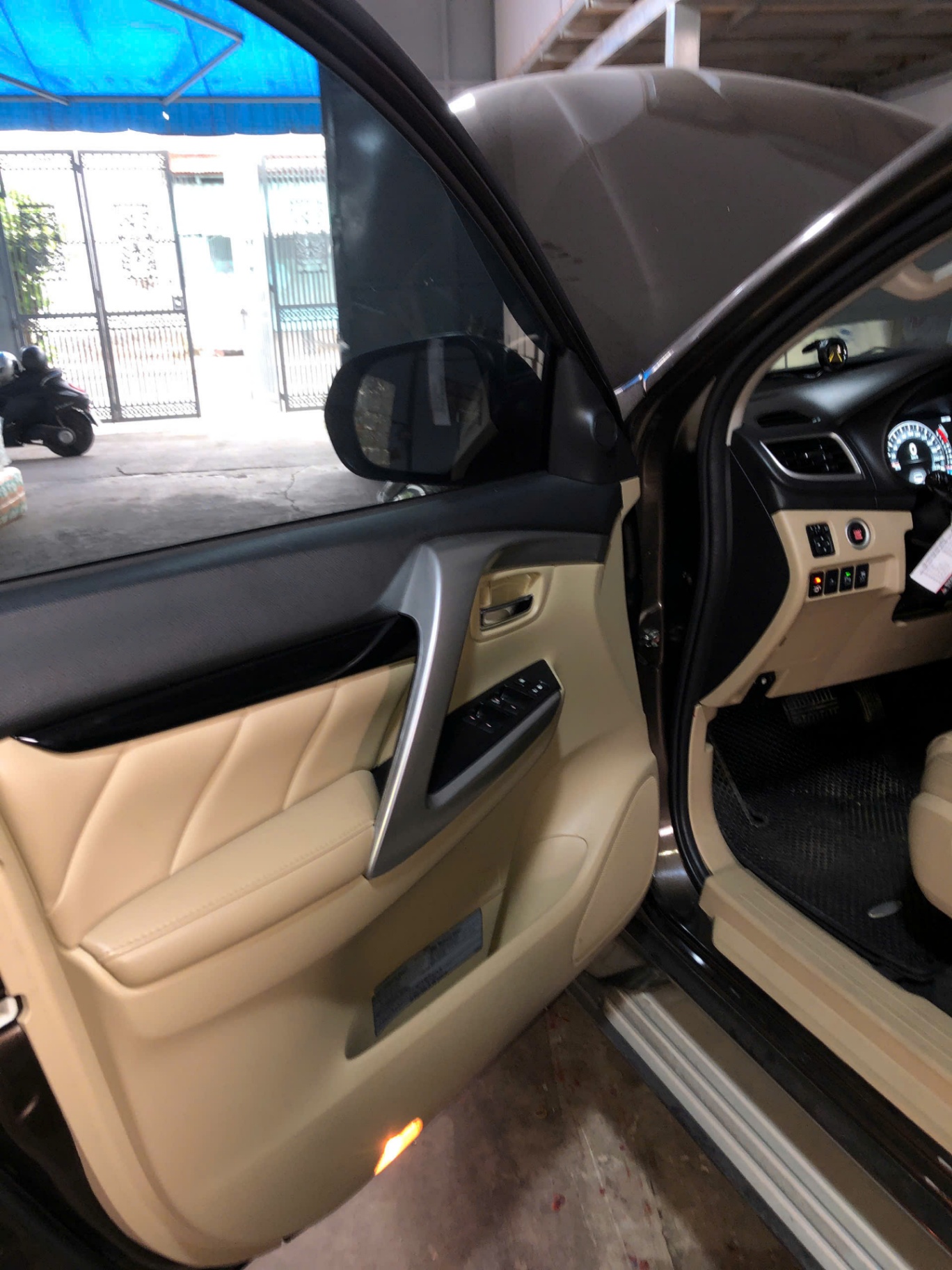 Mitsubishi Pajero sport 3.0G 4x4 AT 2017 - Nội thất 4