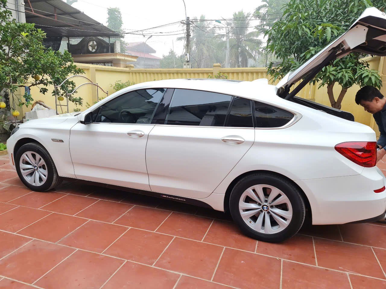 BMW 5 series 535i GT 2010 - Ngoại thất 2