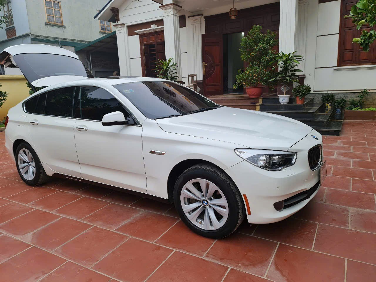 BMW 5 series 535i GT 2010