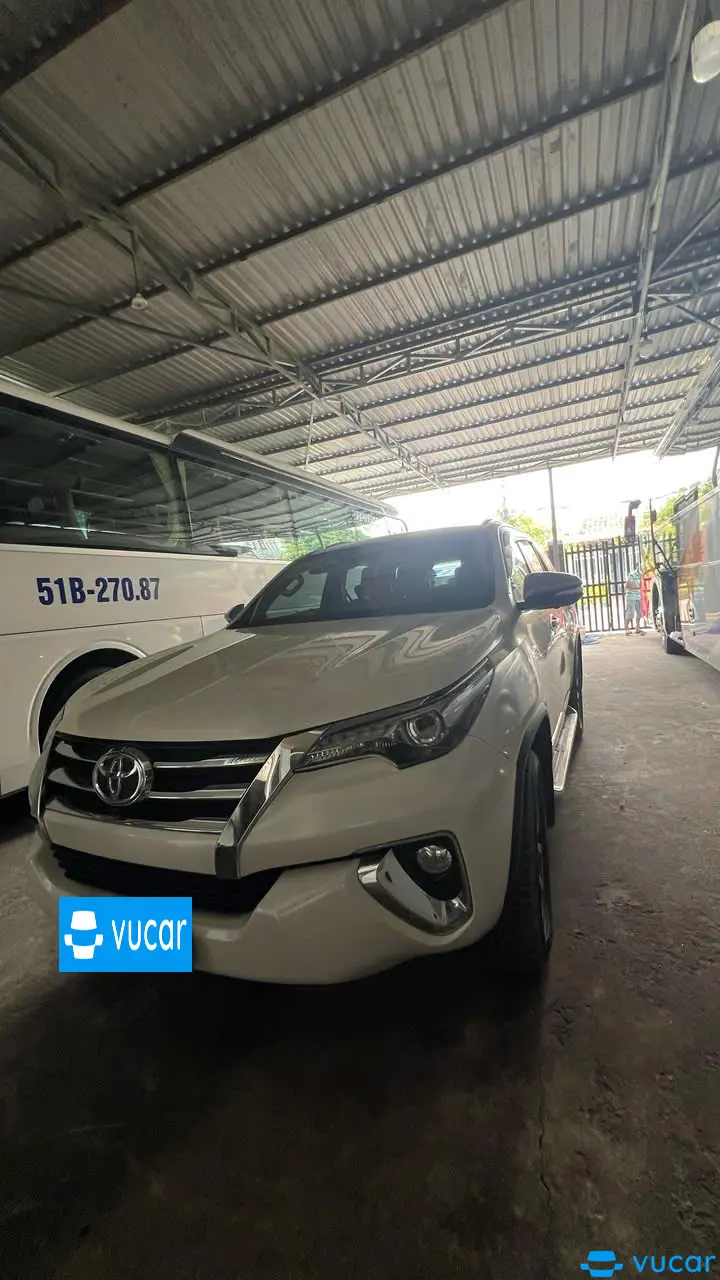 Toyota Fortuner 2.7V 4x4 AT 2017