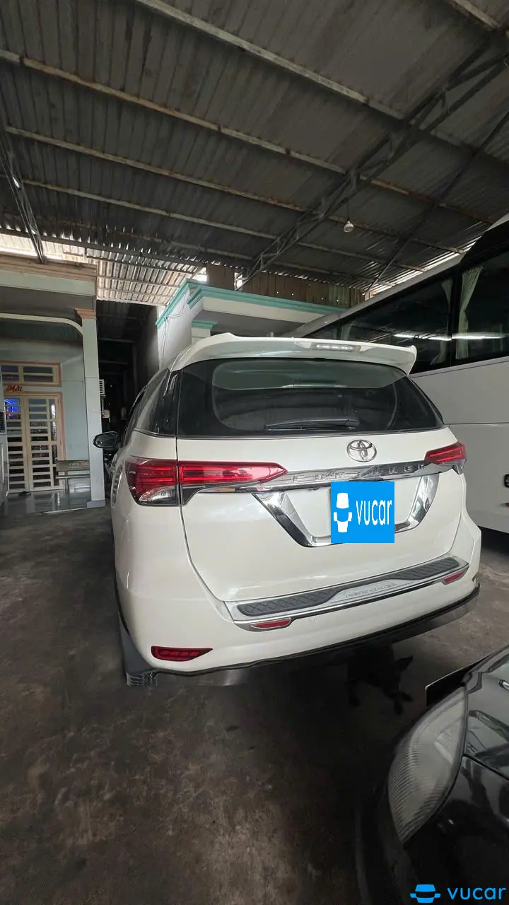 Toyota Fortuner 2.7V 4x4 AT 2017 - Ngoại thất 2