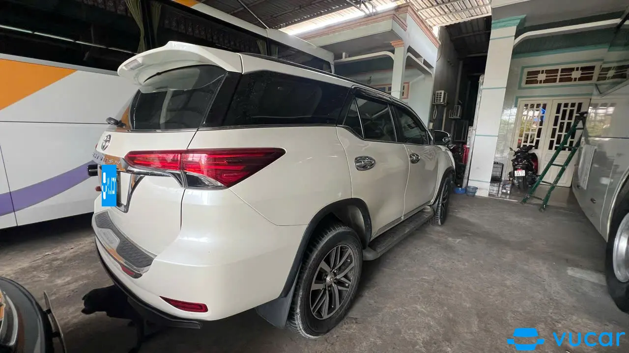 Toyota Fortuner 2.7V 4x4 AT 2017 - Ngoại thất 3