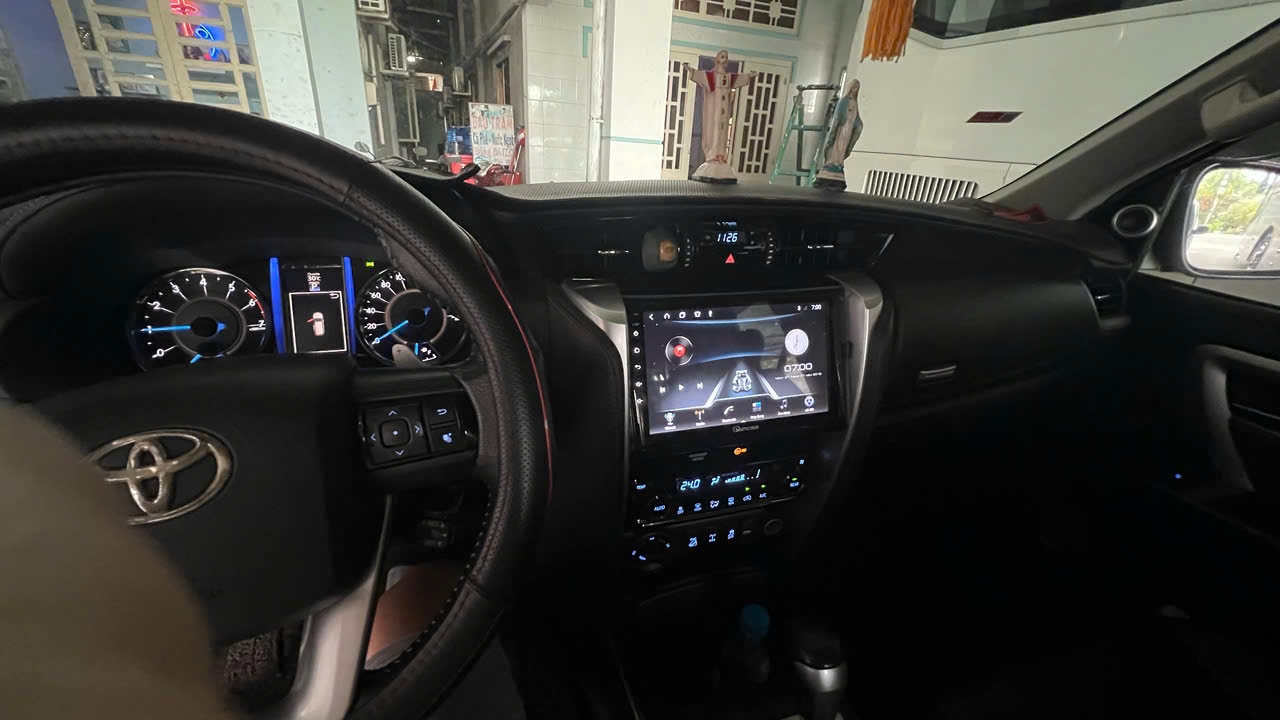 Toyota Fortuner 2.7V 4x4 AT 2017 - Nội thất 2