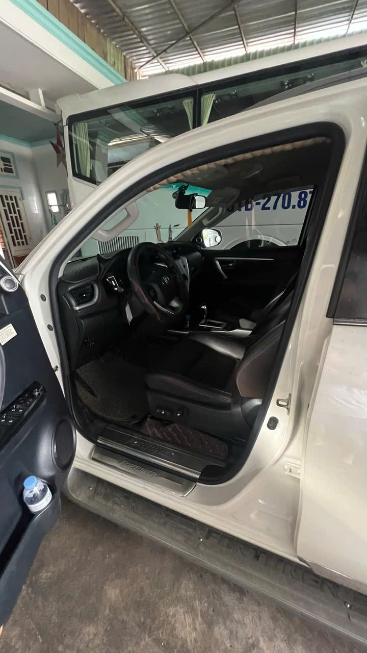 Toyota Fortuner 2.7V 4x4 AT 2017 - Nội thất 6