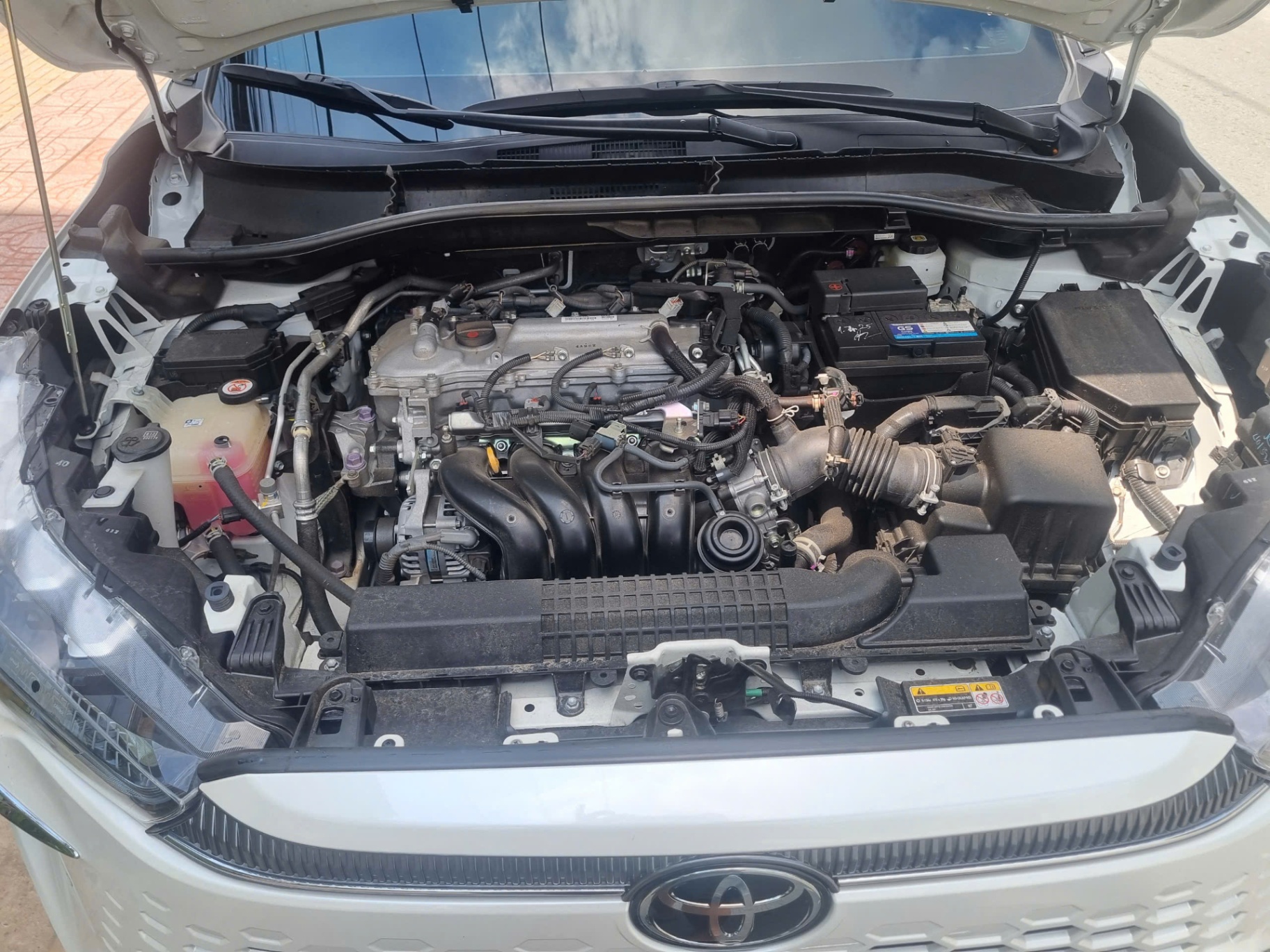Toyota Corolla Cross 1.8V 2024 - Khoang động cơ 1