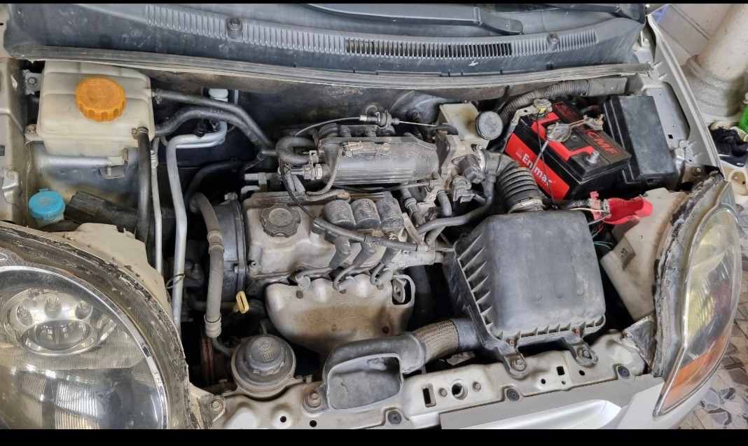Chevrolet Spark Van 0.8 MT 2011 - Khoang động cơ 4