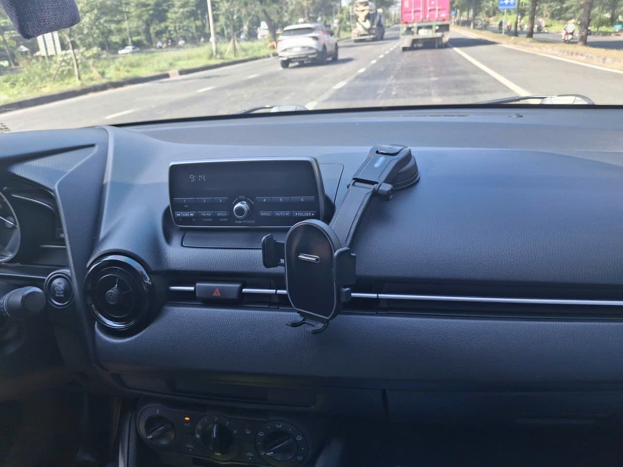 Mazda 2 1.5 AT 2023 - Nội thất 1