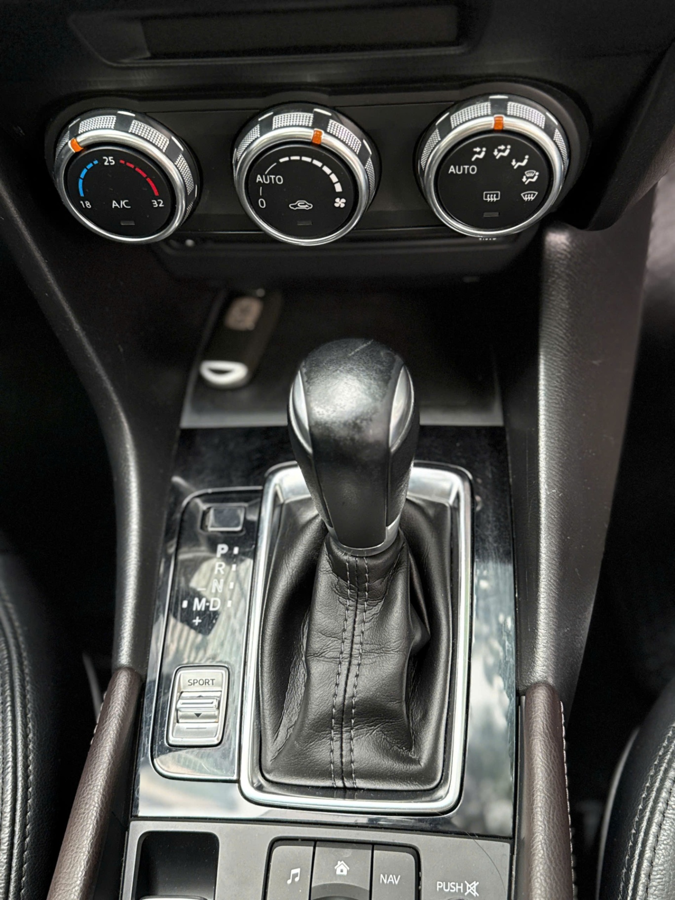 Mazda 3 1.5 AT 2017 - Nội thất 6