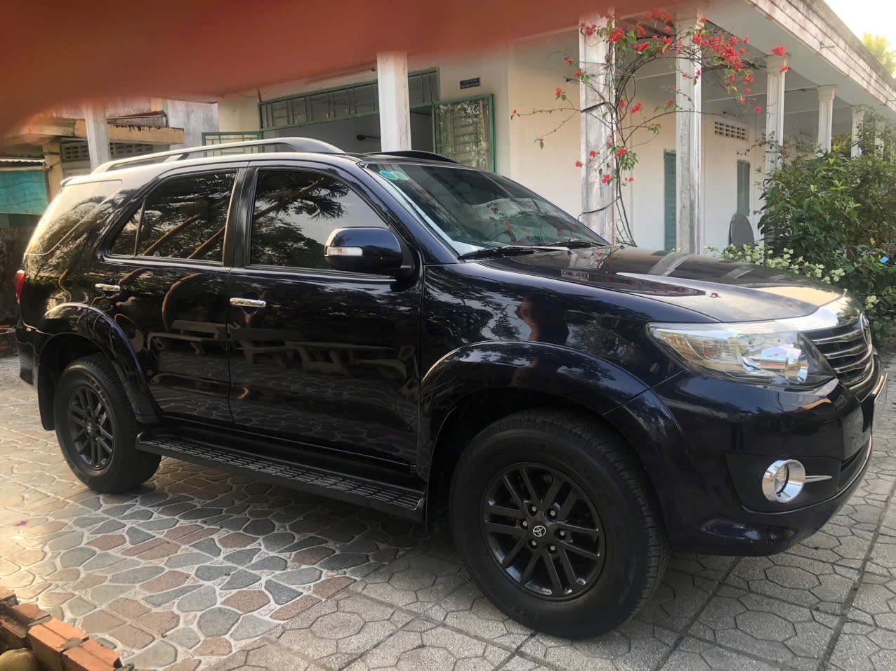 Toyota Fortuner 2.7V 4X2 AT 2016 - Ngoại thất 3