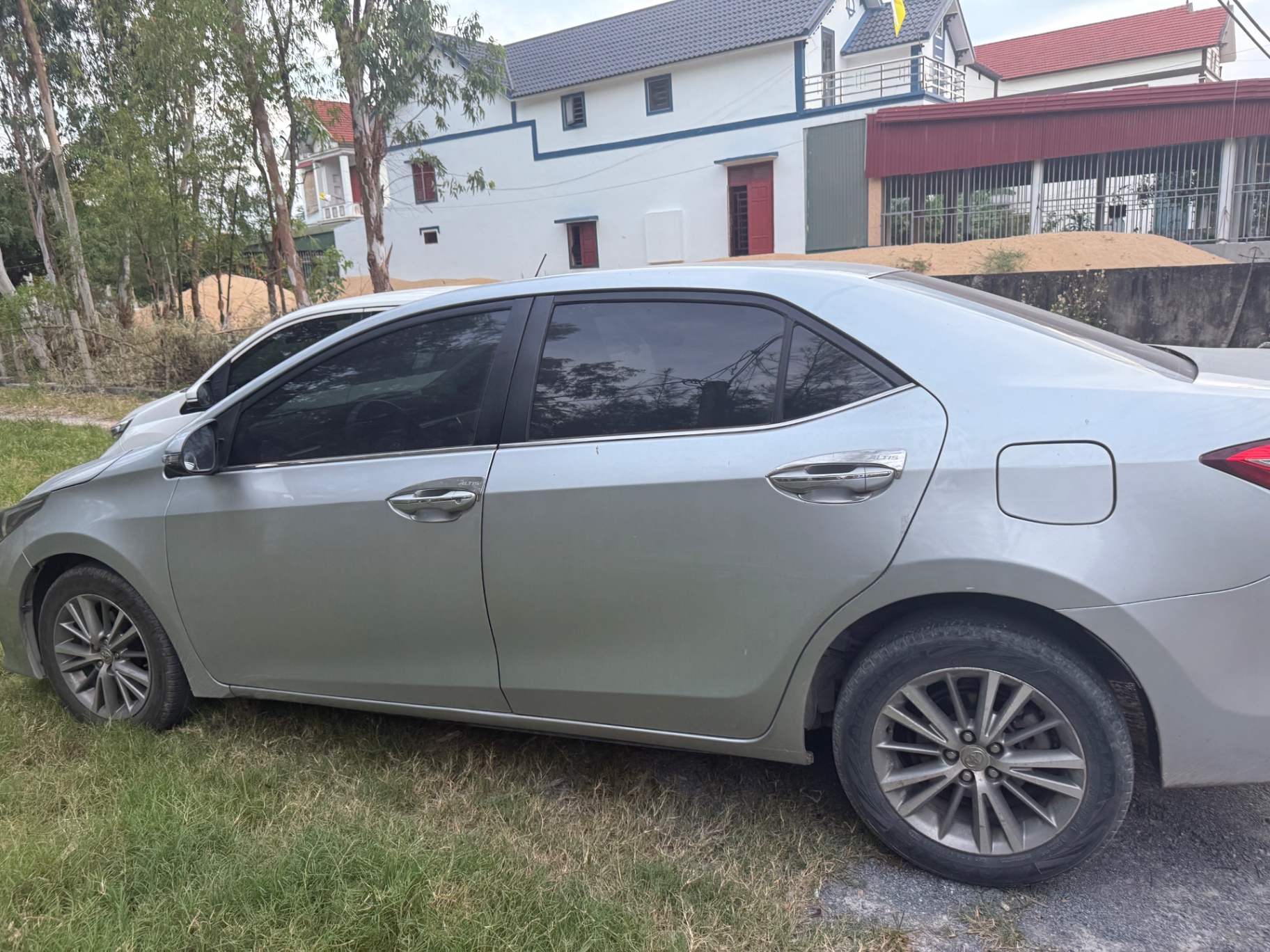 Toyota Corolla altis 1.8G AT 2014 - Ngoại thất 3