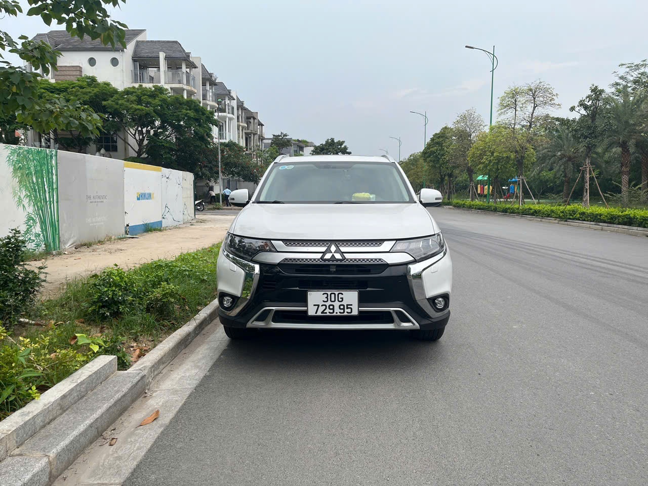 Mitsubishi Outlander 2.0 CVT Premium 2020 - Ngoại thất 3