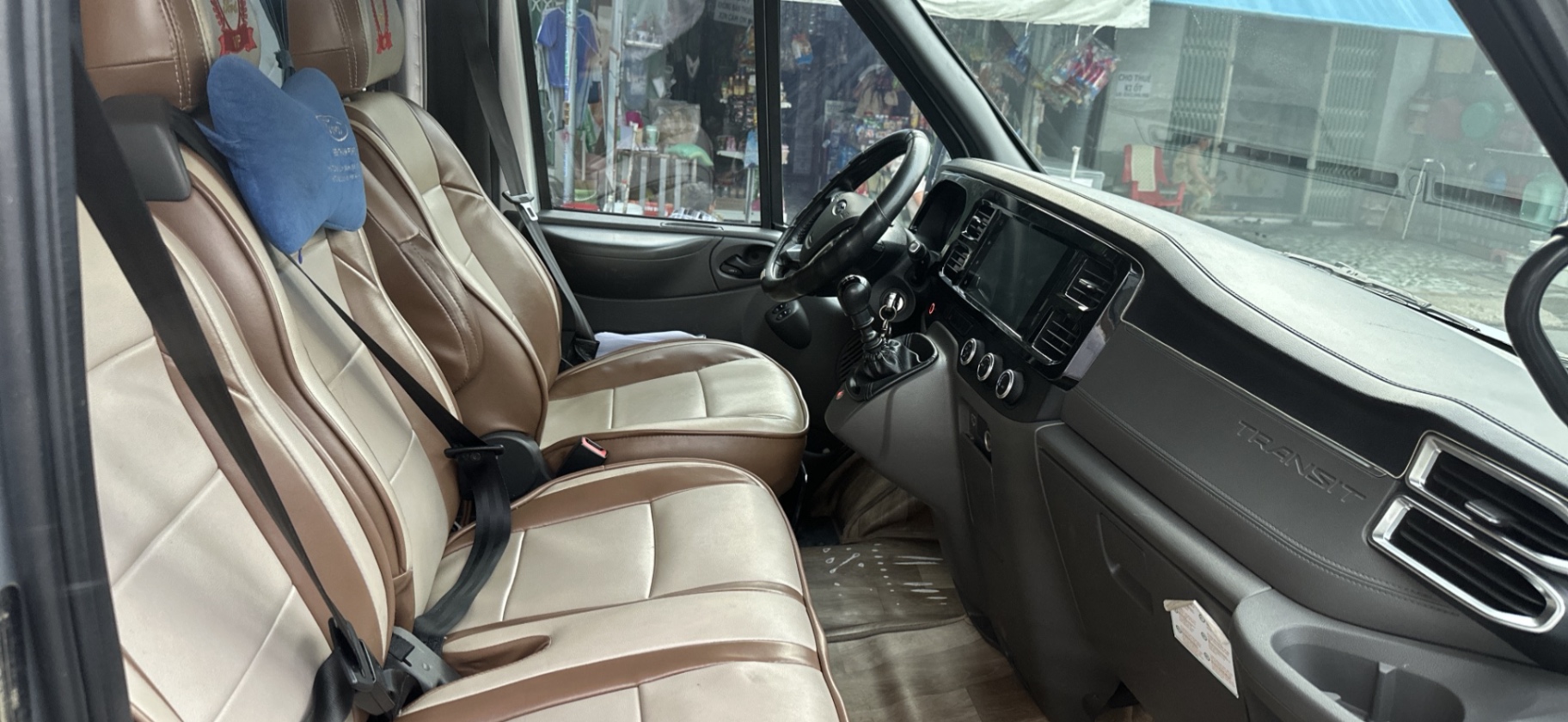 Ford Transit Tiêu chuẩn 2022 - Nội thất 2