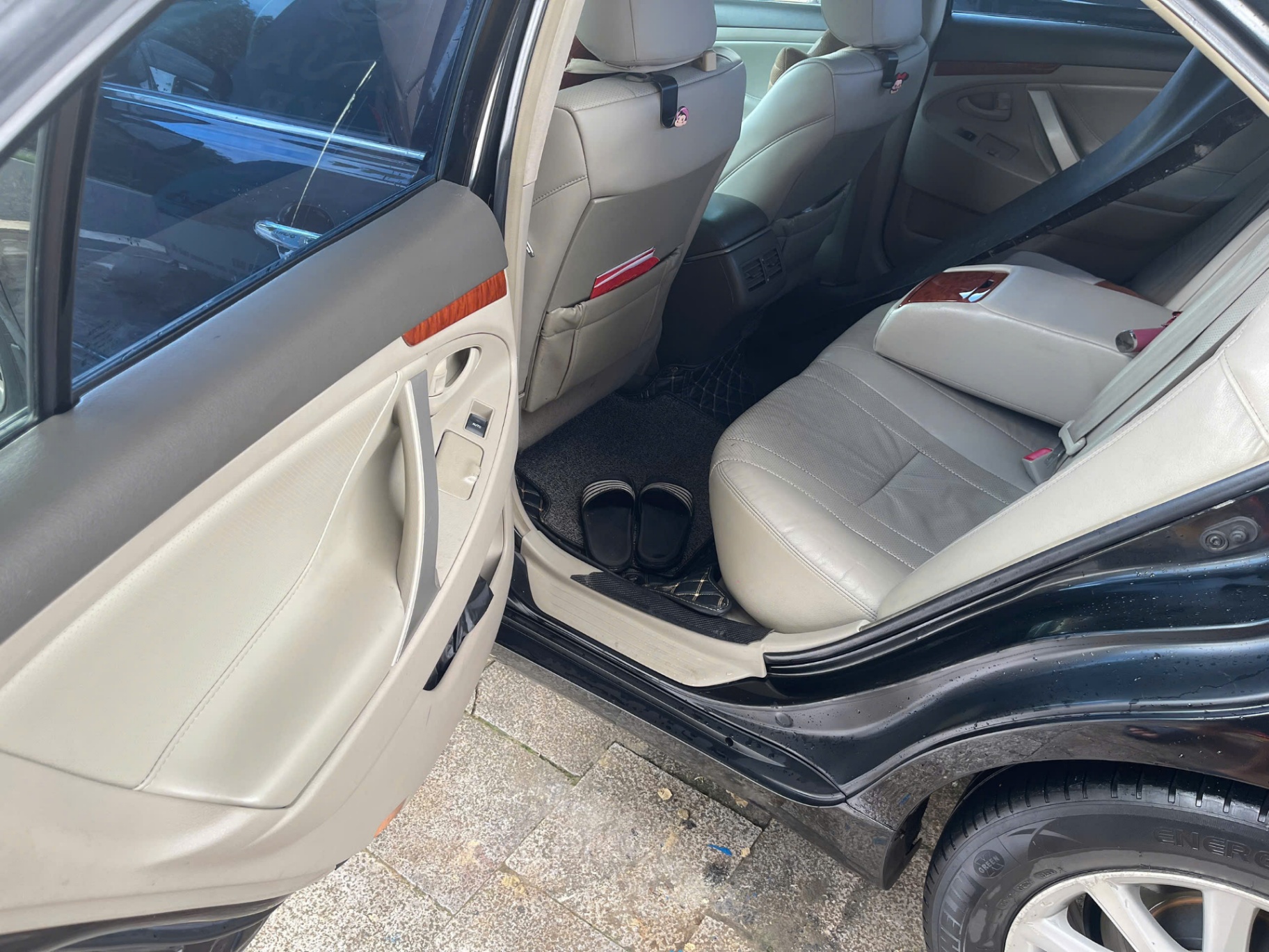 Toyota Camry 2.4G 2010 - Nội thất 1