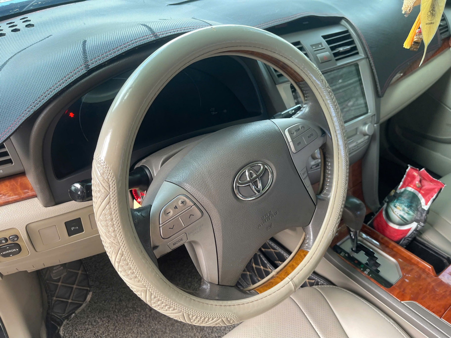 Toyota Camry 2.4G 2010 - Nội thất 3