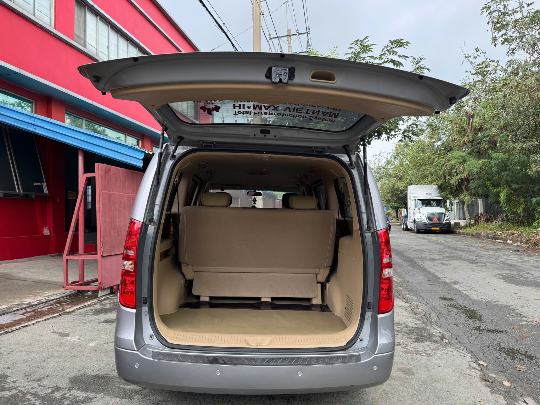 Hyundai Grand starex 2.5 MT 2017 - Nội thất 2