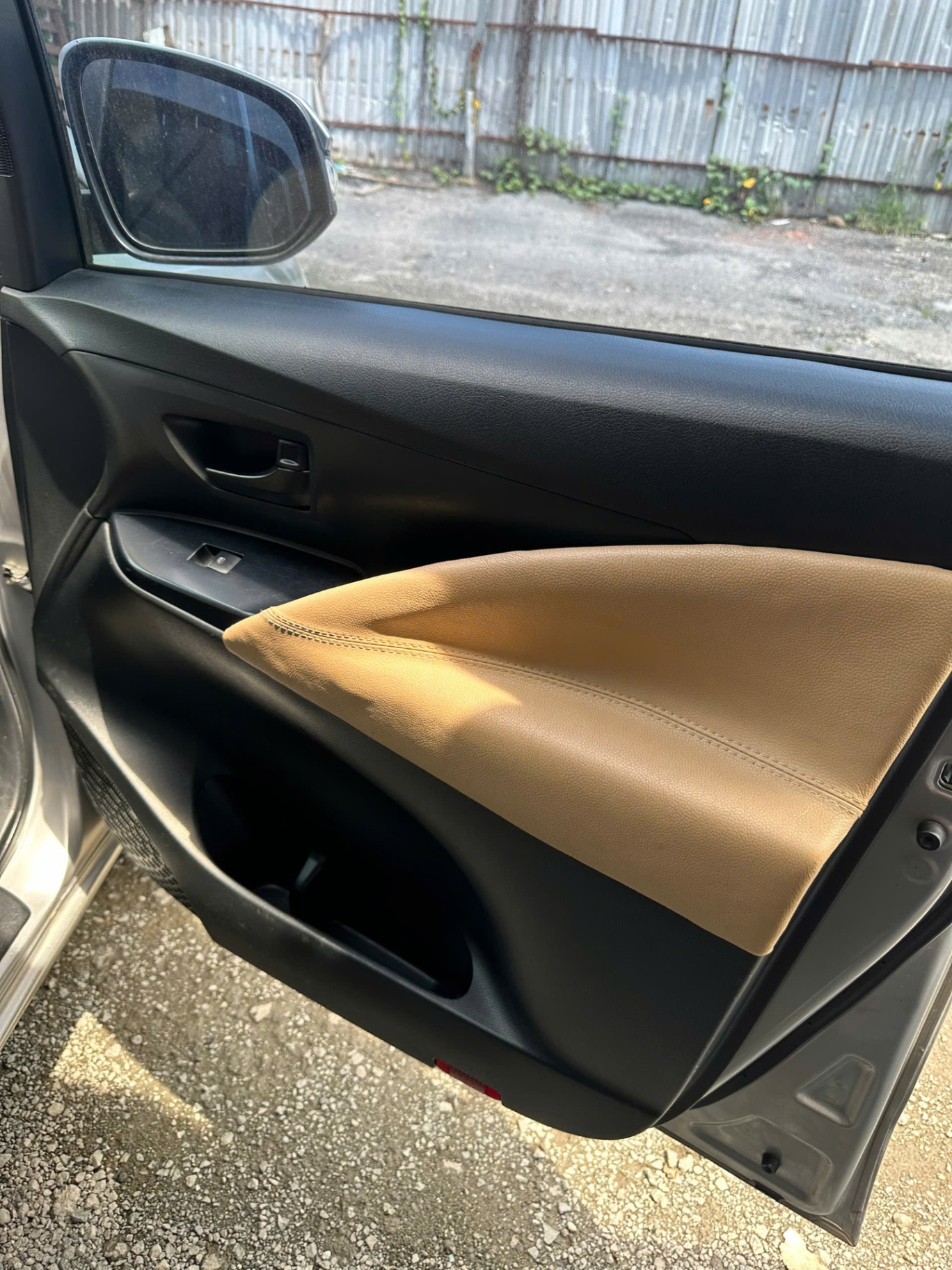 Toyota Innova 2.0E 2016 - Nội thất 4