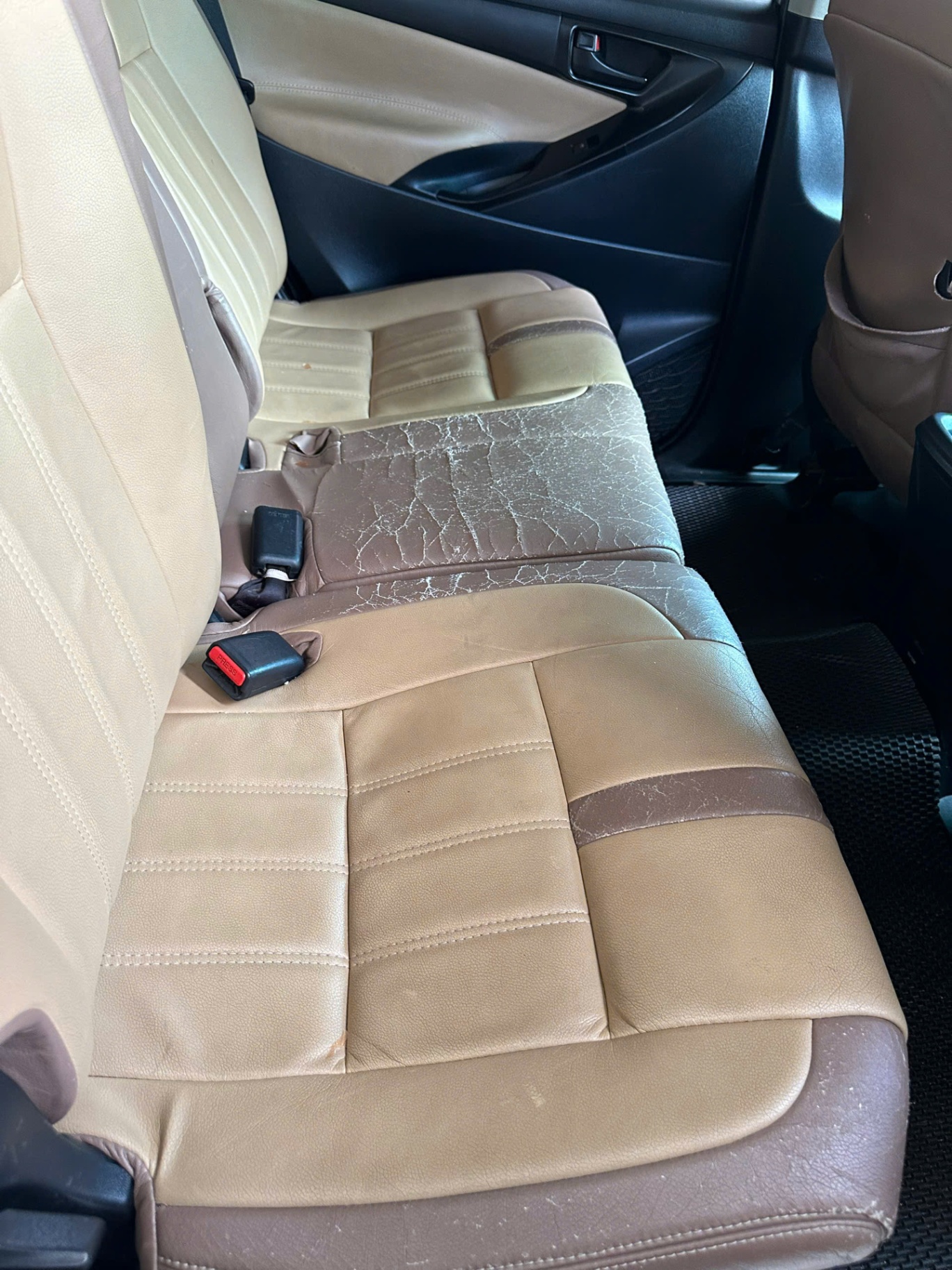 Toyota Innova 2.0E 2016 - Nội thất 5