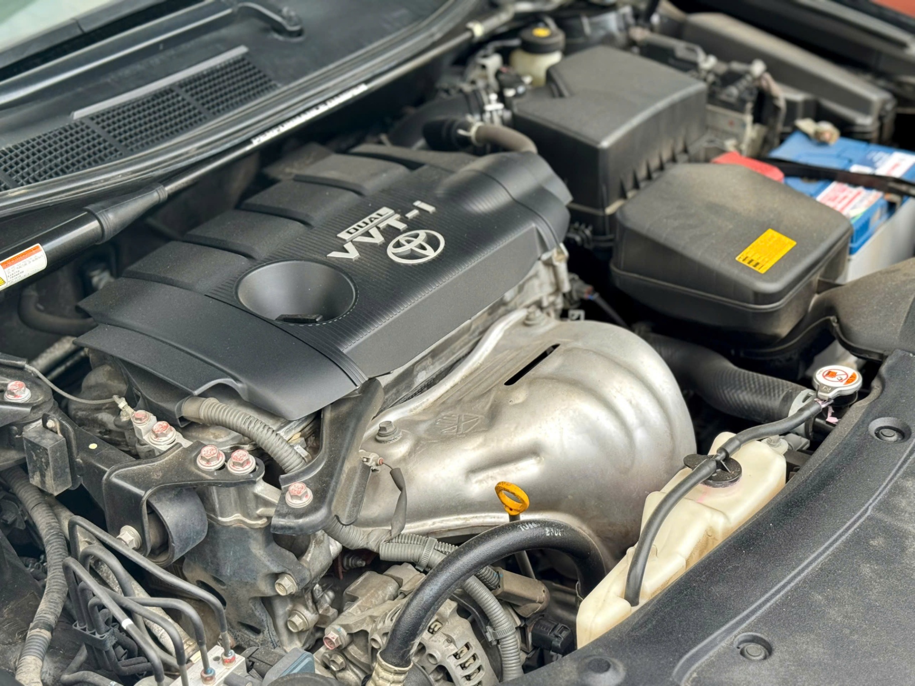 Toyota Camry 2.5Q 2015 - Khoang động cơ 2