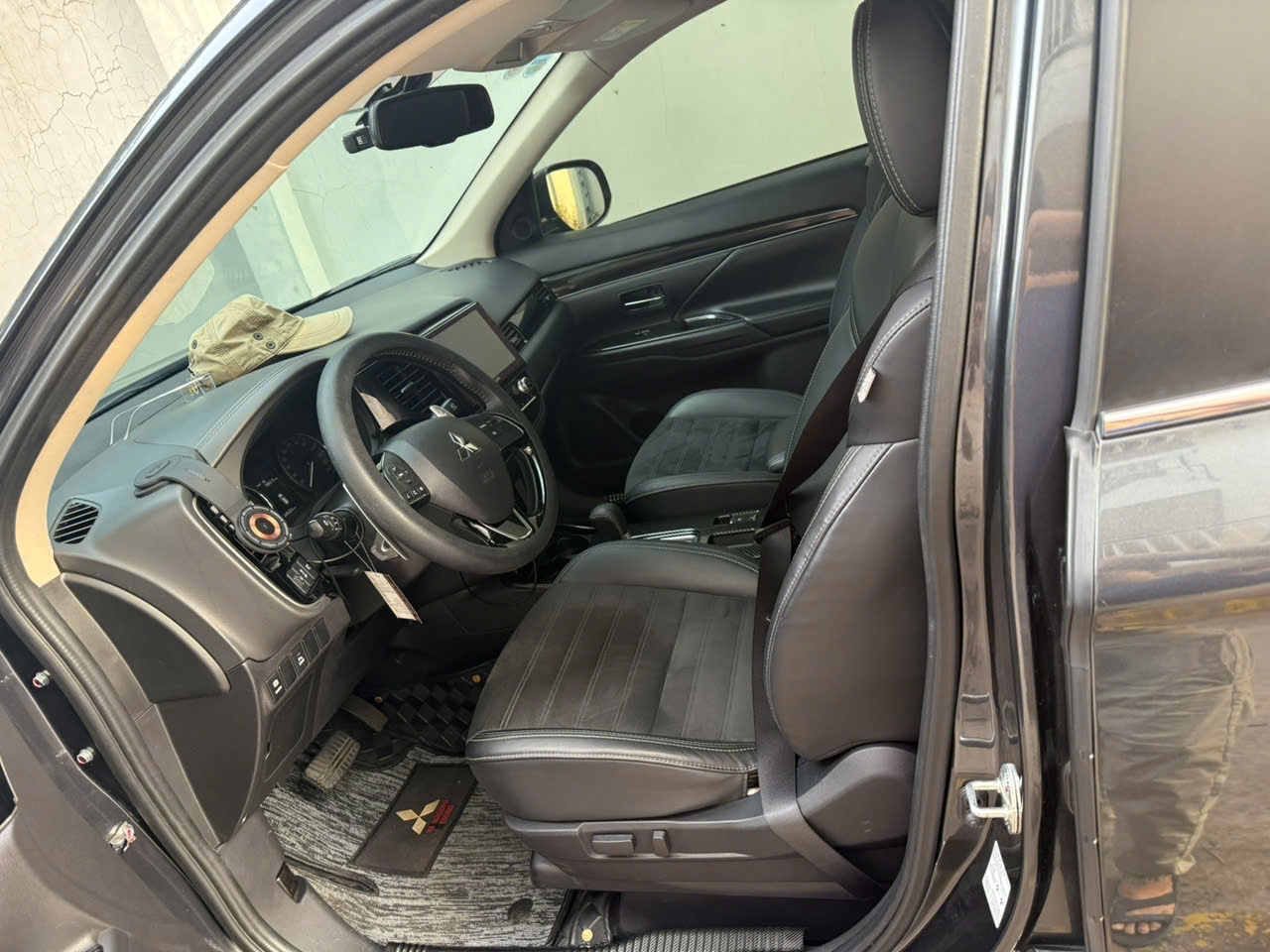Mitsubishi Outlander 2.0 CVT 2022 - Nội thất 2