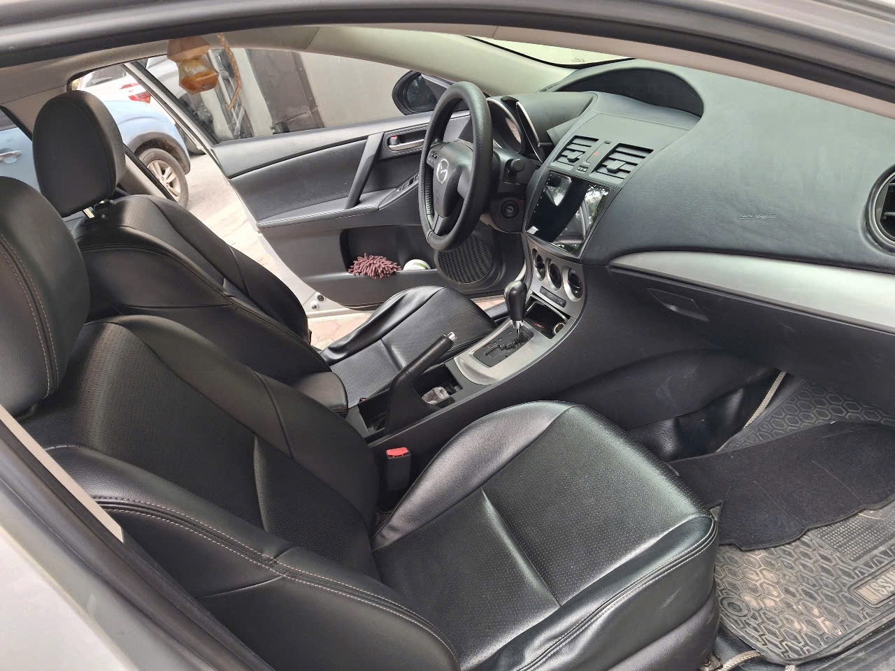 Mazda 3 1.6 AT 2010 - Nội thất 1