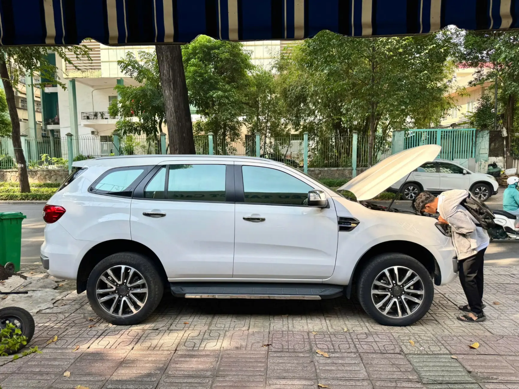 Ford Everest Titanium 2.0L 4x2 AT 2020 - Ngoại thất 8