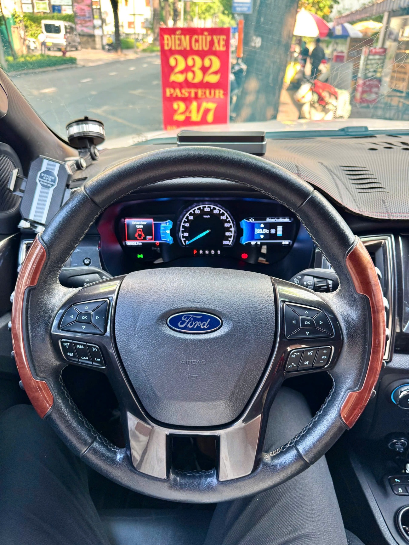 Ford Everest Titanium 2.0L 4x2 AT 2020 - Nội thất 5