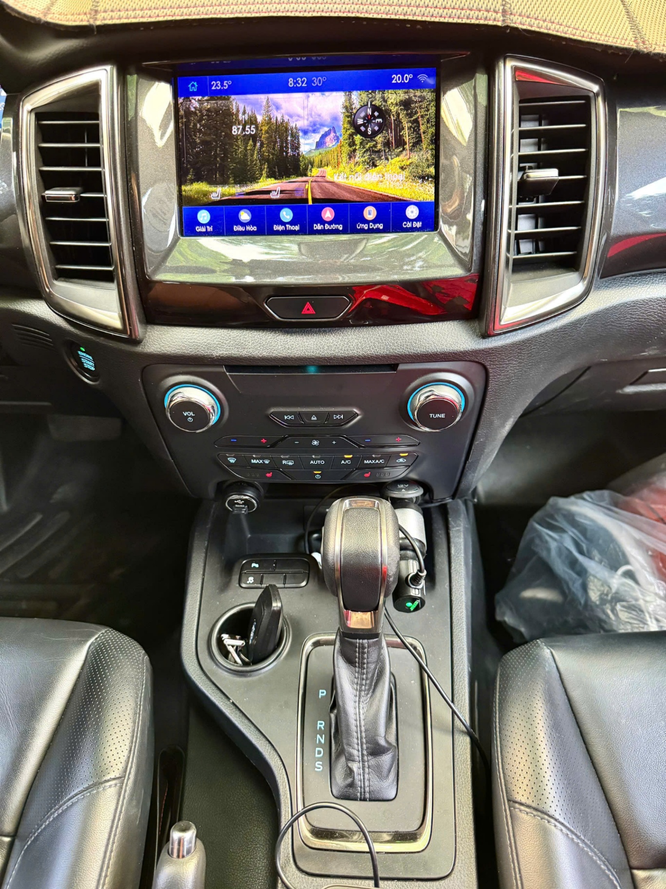 Ford Everest Titanium 2.0L 4x2 AT 2020 - Nội thất 6