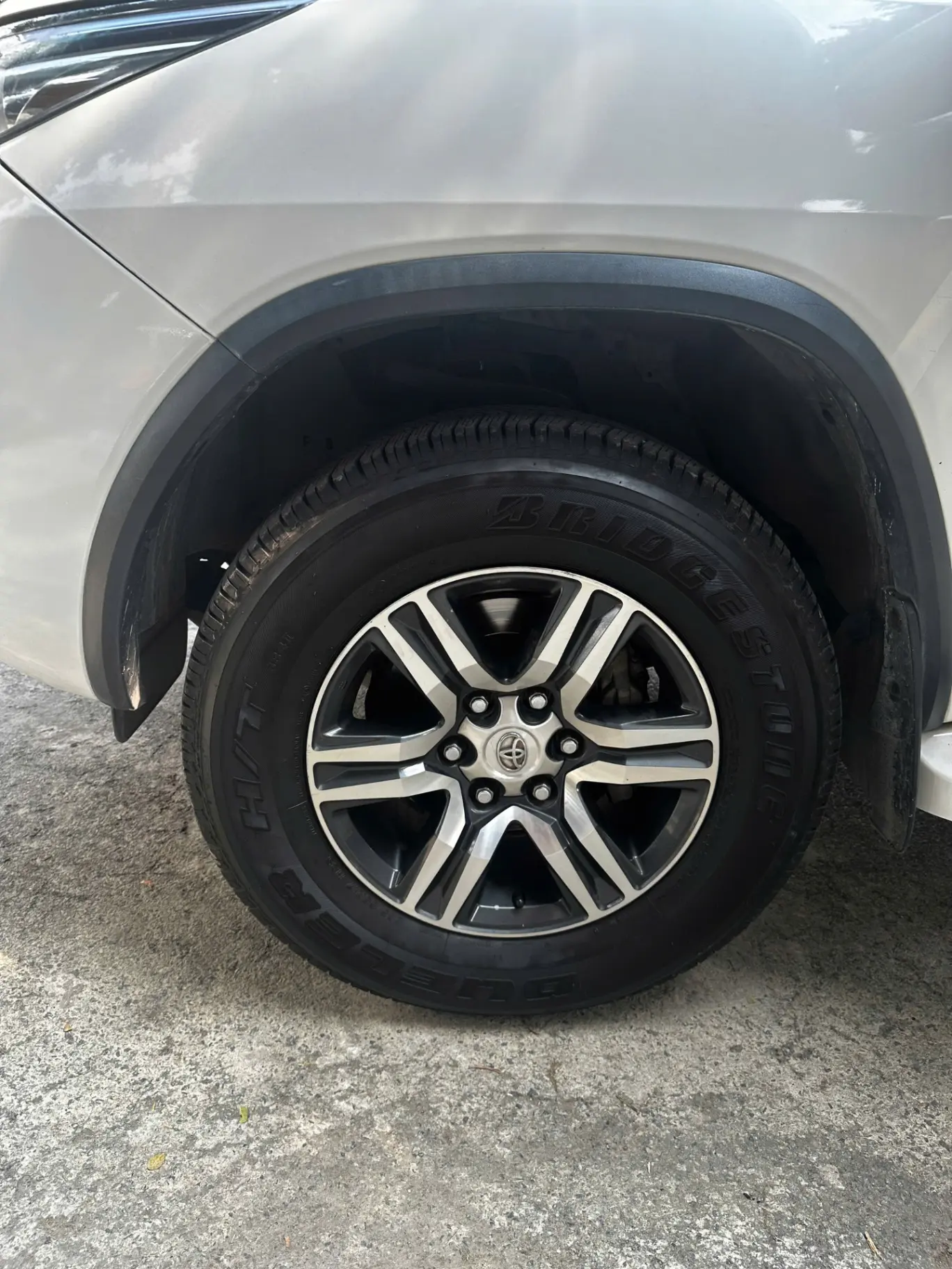 Toyota Fortuner 2.7V 4x2 AT 2019 - Ngoại thất 7