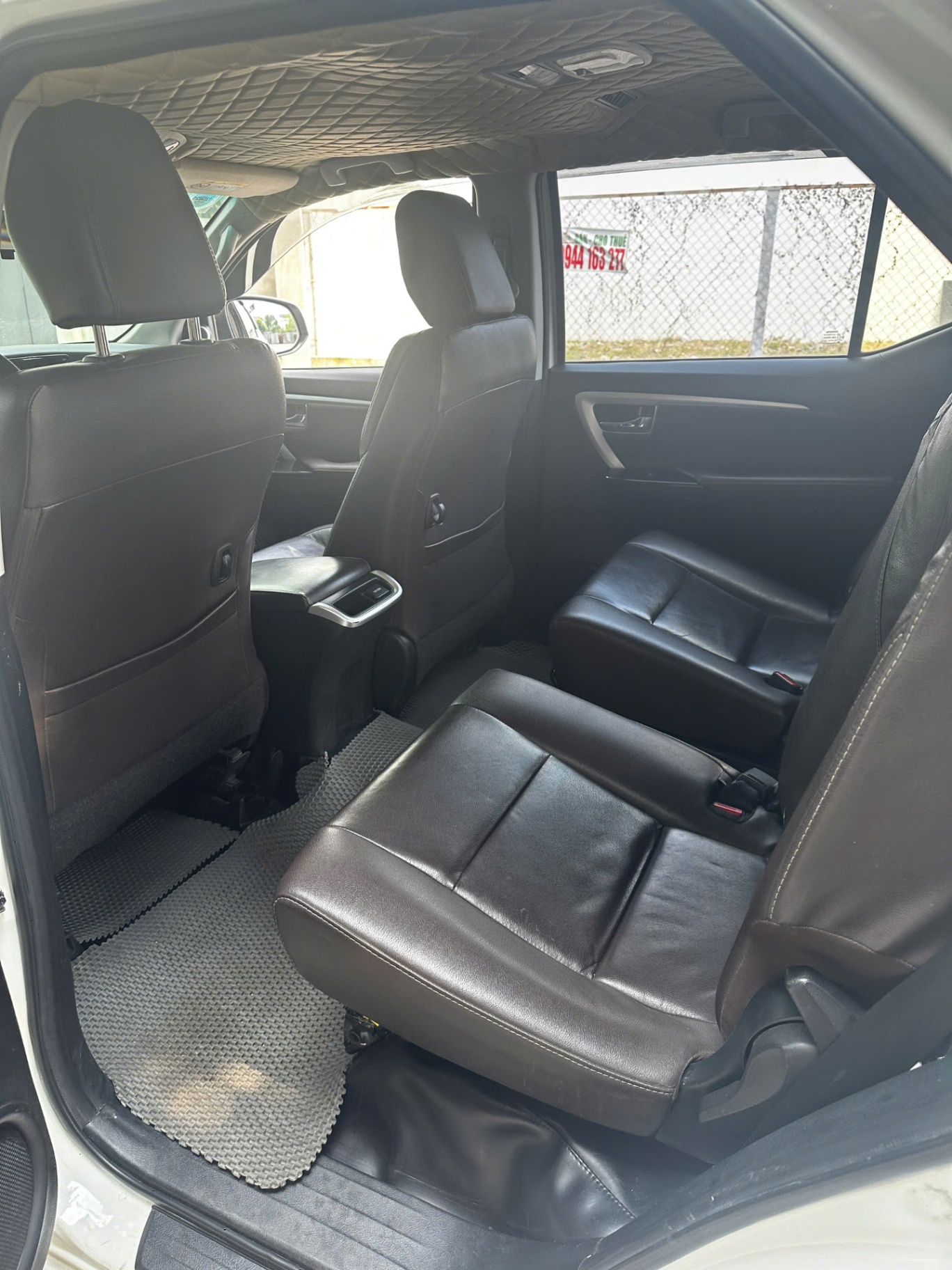 Toyota Fortuner 2.7V 4x2 AT 2019 - Nội thất 9