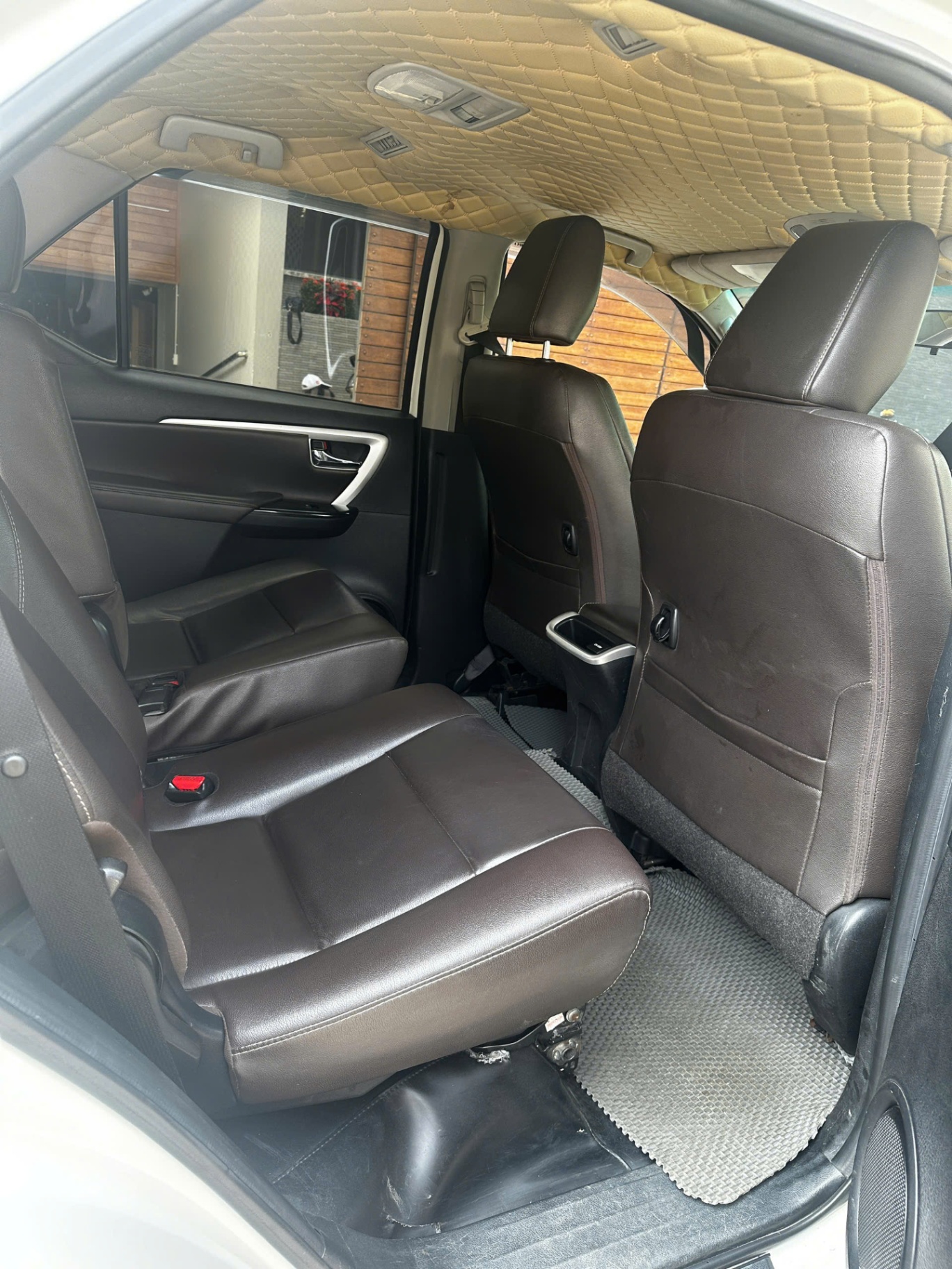 Toyota Fortuner 2.7V 4x2 AT 2019 - Nội thất 11