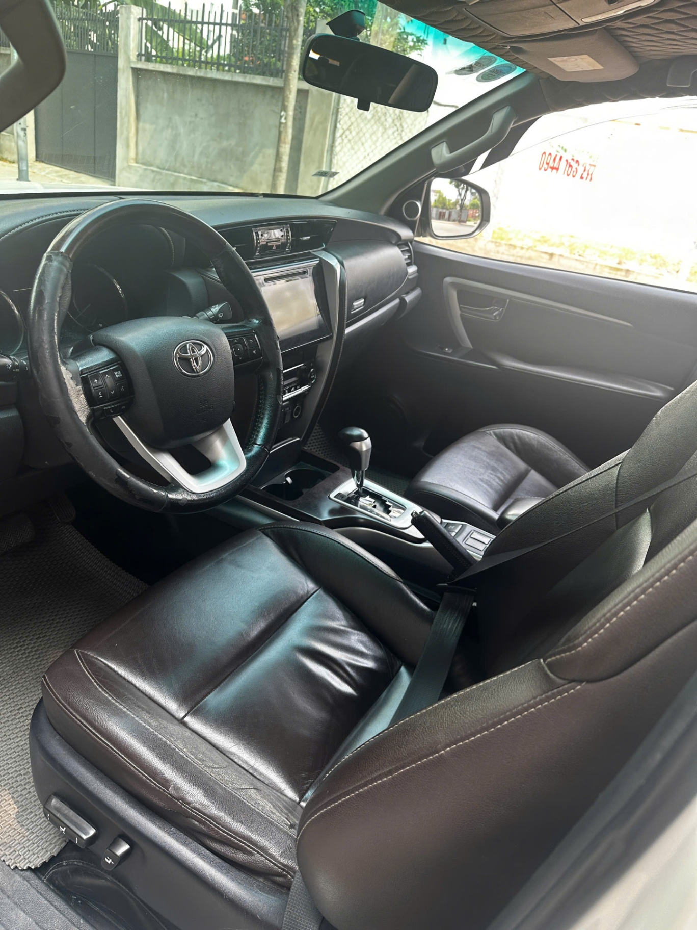 Toyota Fortuner 2.7V 4x2 AT 2019 - Nội thất 1