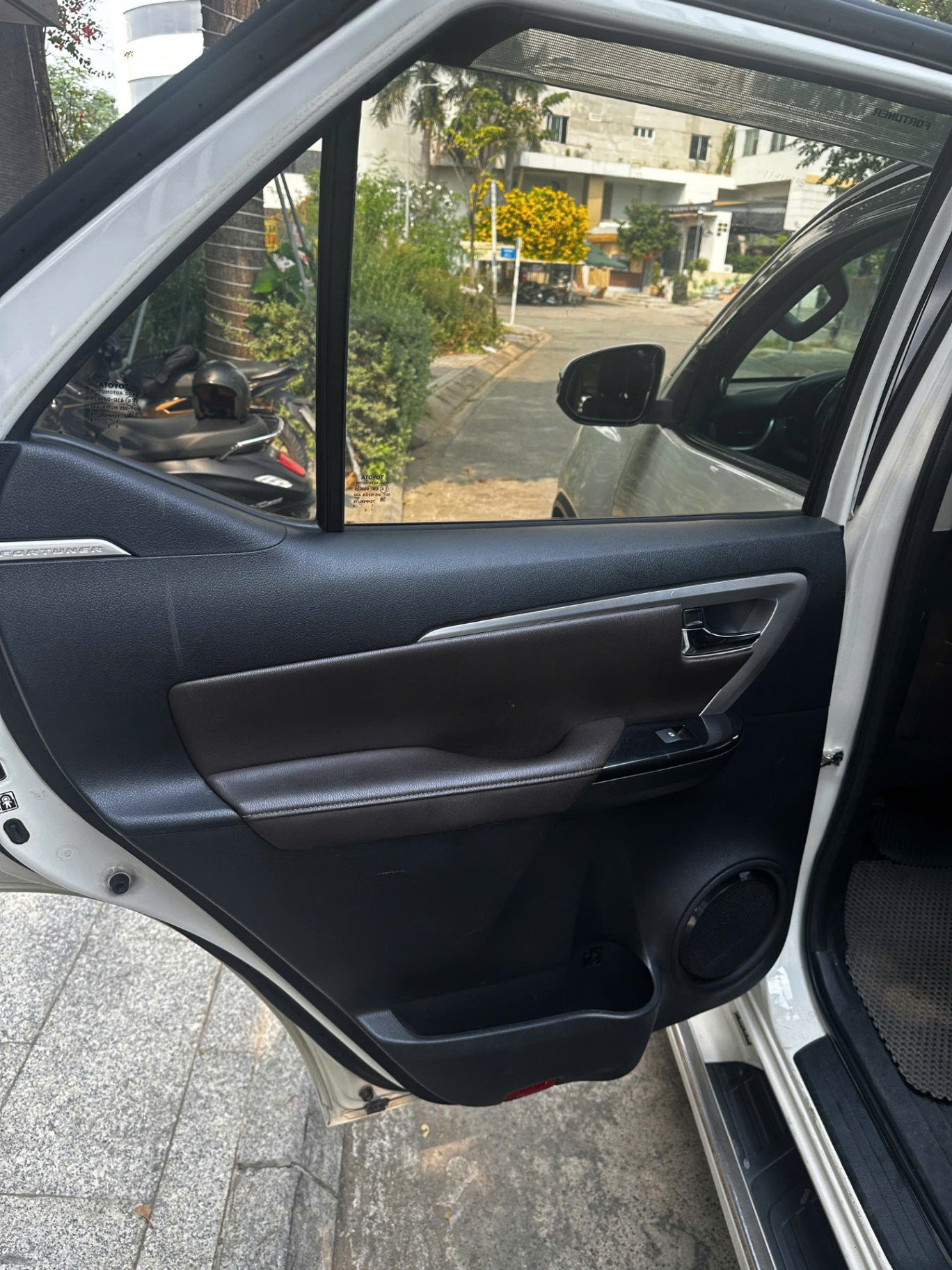 Toyota Fortuner 2.7V 4x2 AT 2019 - Nội thất 3