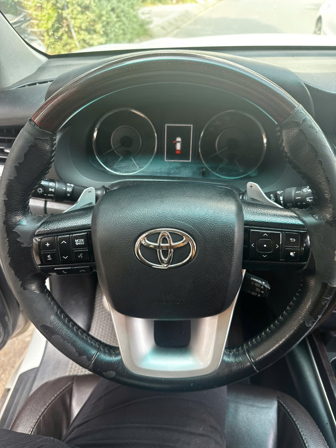 Toyota Fortuner 2.7V 4x2 AT 2019 - Nội thất 5