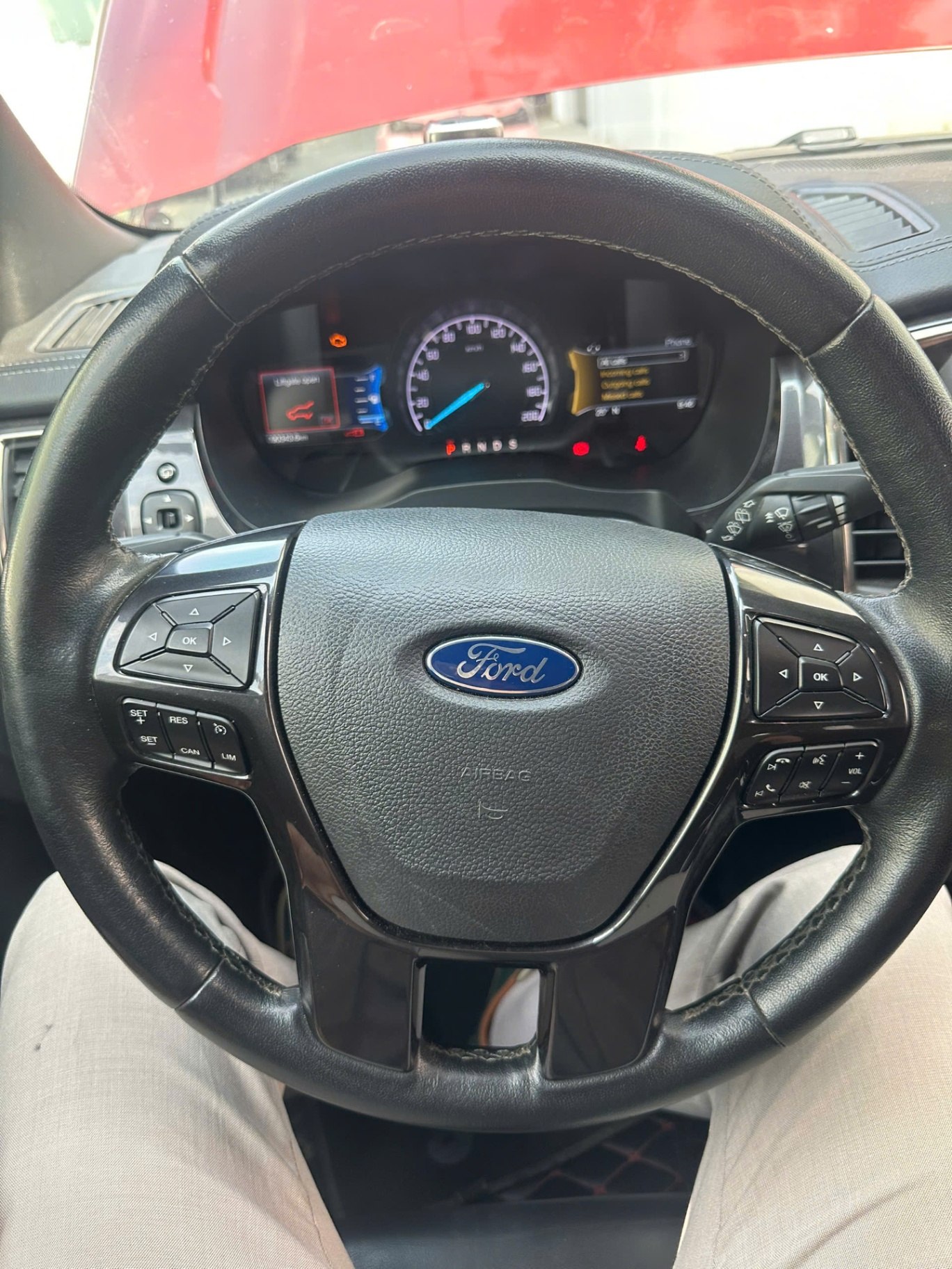 Ford Everest Titanium 2.0L 4x2 AT 2020 - Nội thất 2