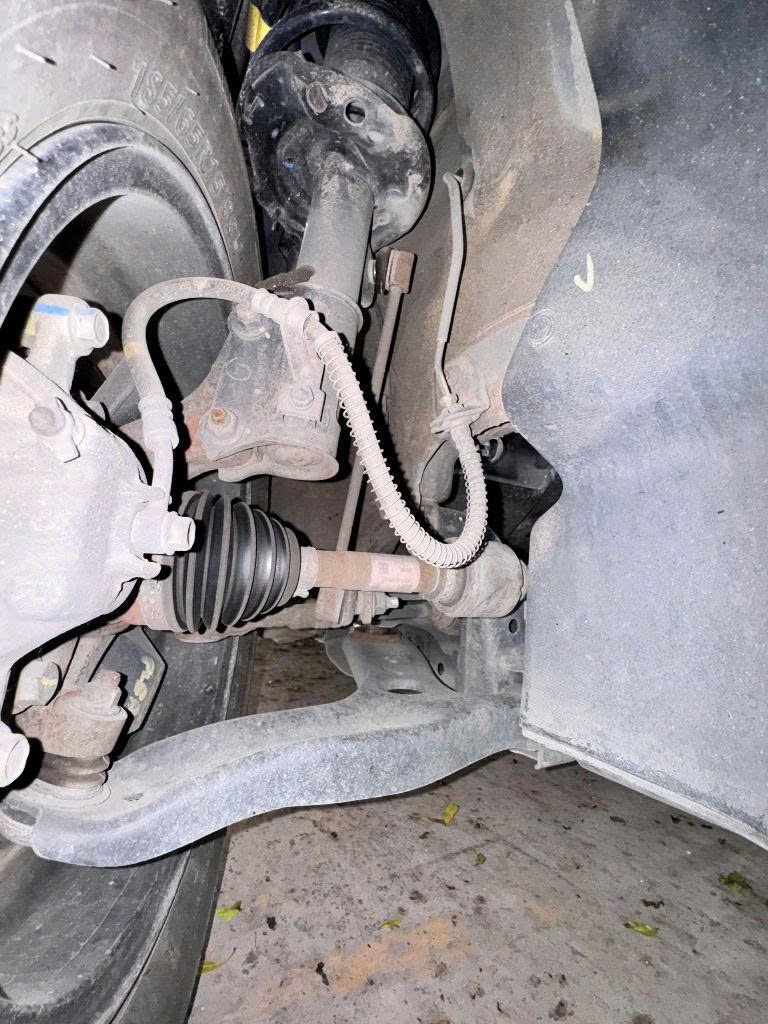Hyundai Accent 1.4 MT 2021 - Gầm & khung xe 2