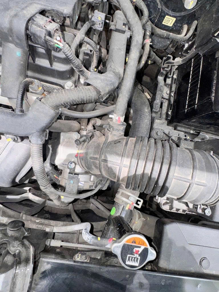 Hyundai Accent 1.4 MT 2021 - Khoang động cơ 19