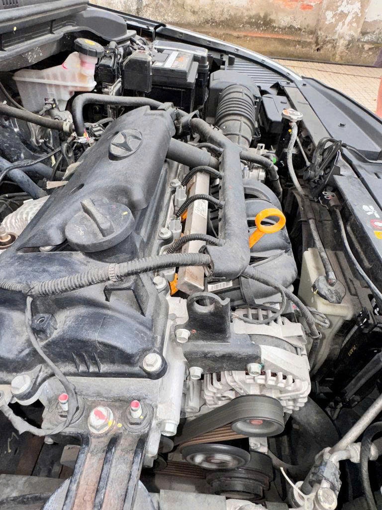 Hyundai Accent 1.4 MT 2021 - Khoang động cơ 8
