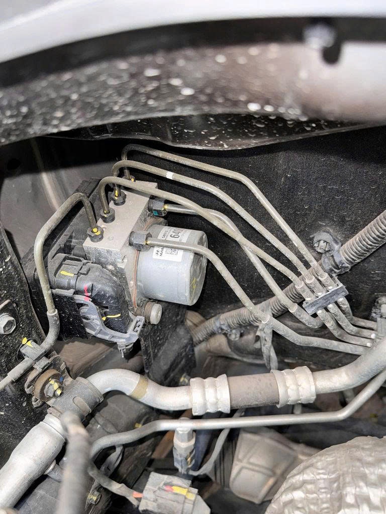 Hyundai Accent 1.4 MT 2021 - Gầm & khung xe 1